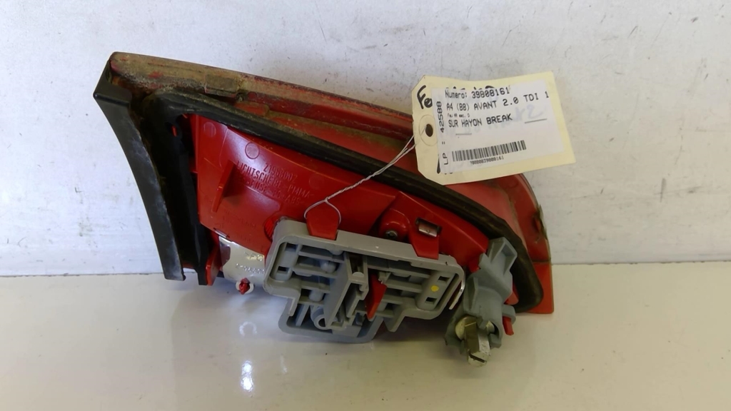 Feu arriere secondaire droit (feux) AUDI A4 3 AVANT PHASE 1 BREAK Diesel - 1