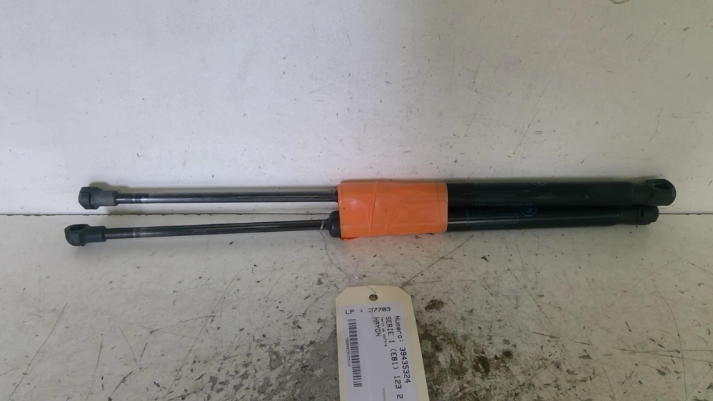 Verin de coffre BMW SERIE 1 E87 PHASE 2 Diesel - 1