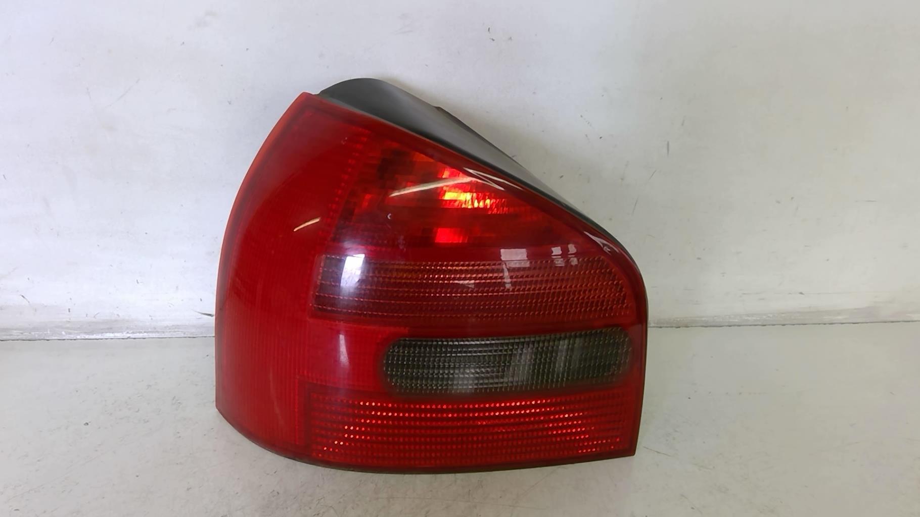 Fanale posteriore principale sinistro (luci) AUDI A3 1 PHASE 2 Gasolina - 1