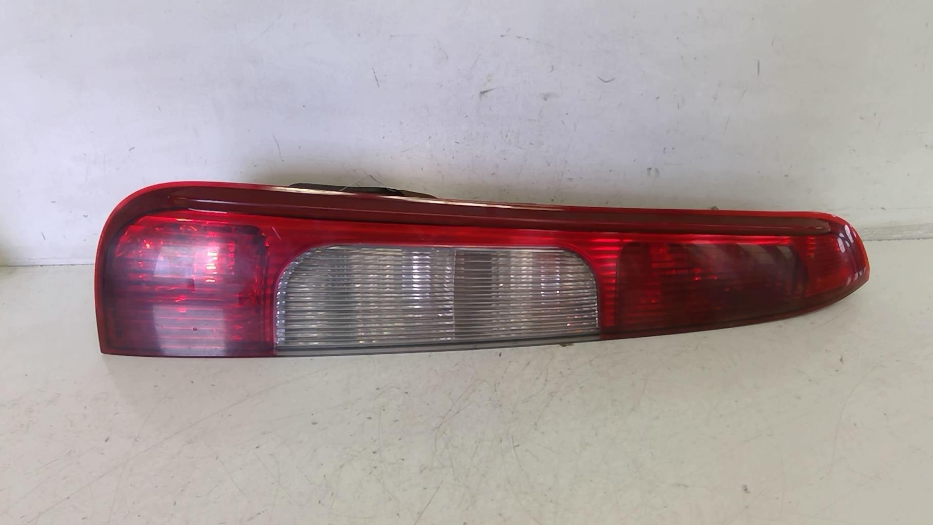Fanale posteriore principale sinistro (luci) FORD C-MAX 1 PHASE 1 Diésel - 1