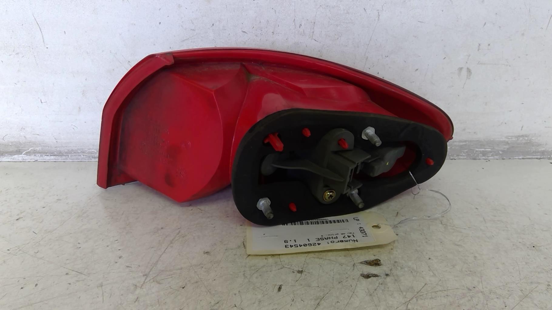 Fanale posteriore principale sinistro (luci) ALFA ROMEO 147 PHASE 1 Diésel - 1