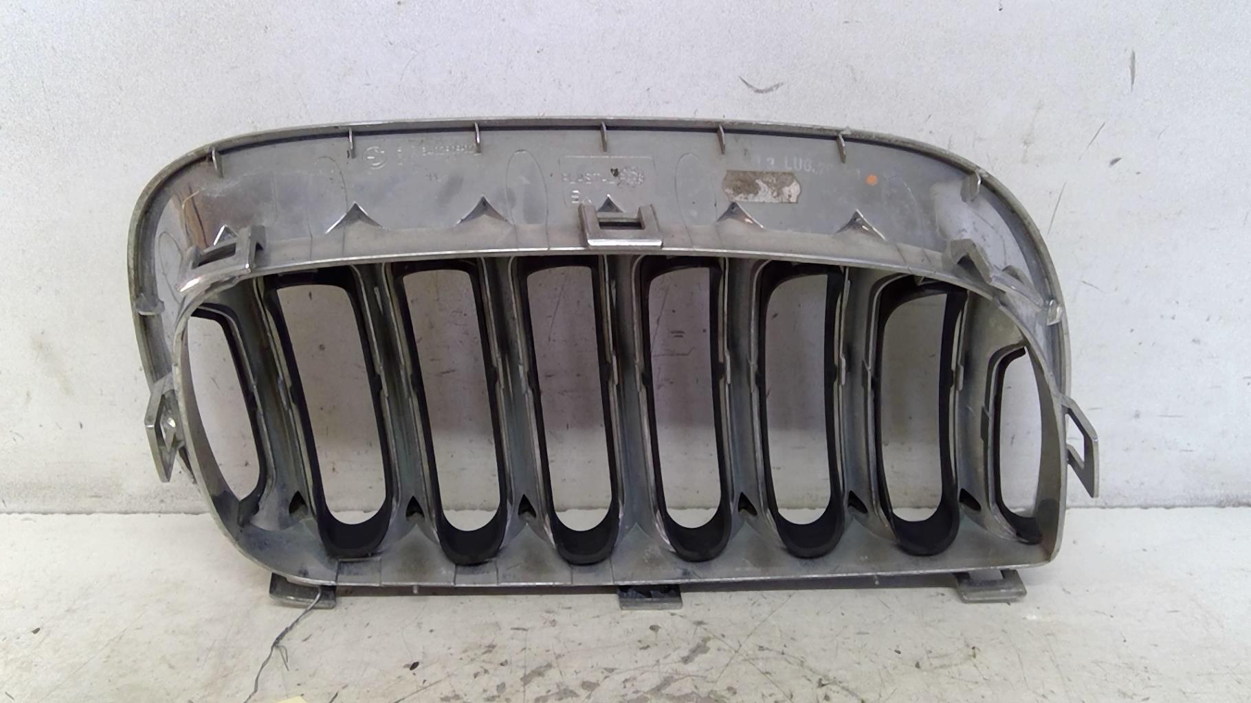 Grille de calandre gauche BMW X3 E83 PHASE 1 Diesel - 1