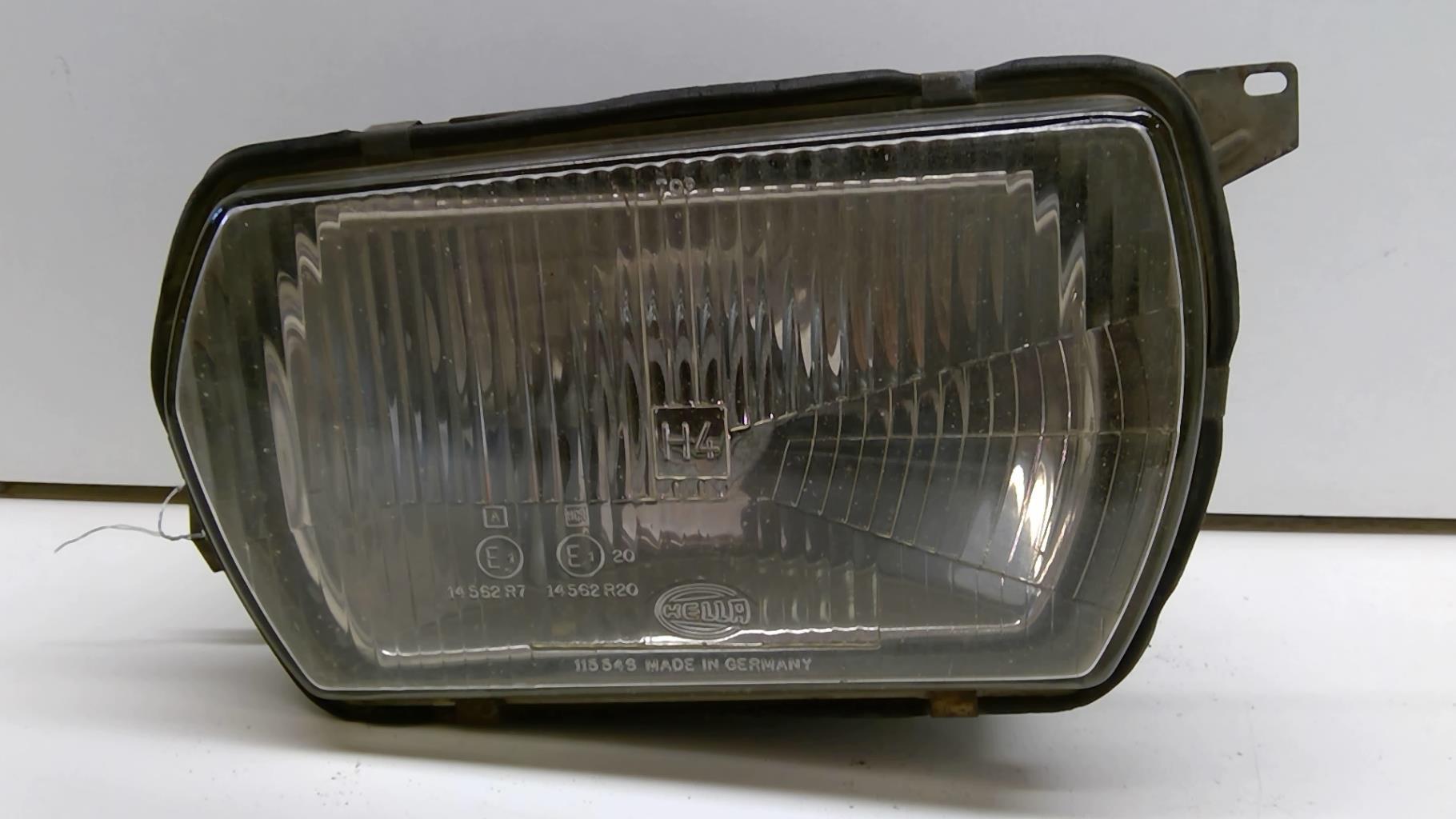 Gruppo ottico anteriore principale destro (luci)(faro) AUDI 100 1  - 1