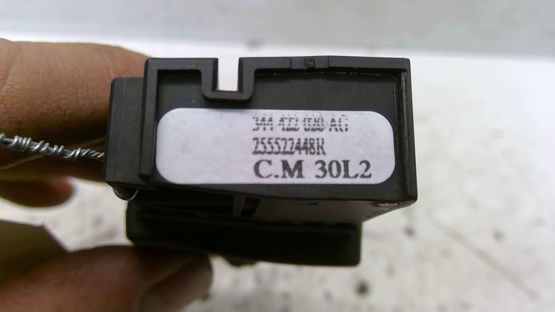 Commande autoradio RENAULT CLIO 4 PHASE 1 Diesel - 1