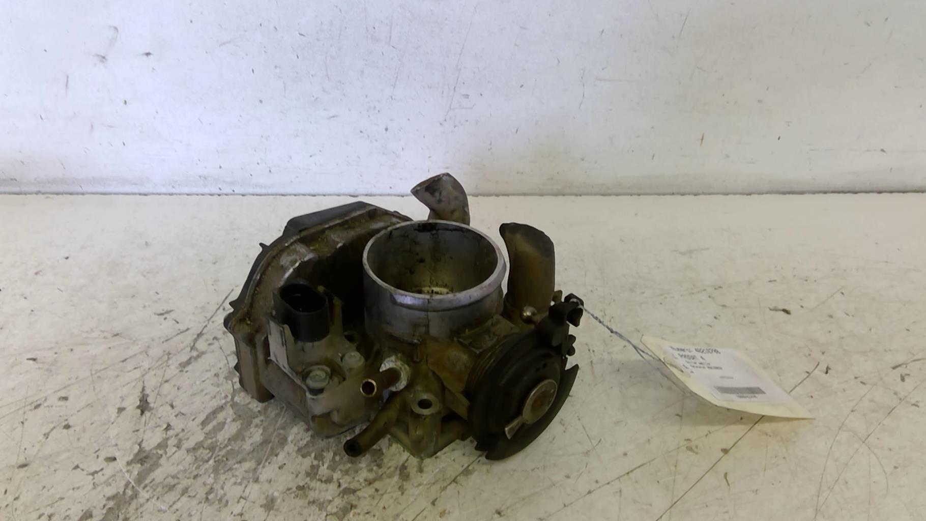 Boitier papillon VOLKSWAGEN PASSAT 4  - 1