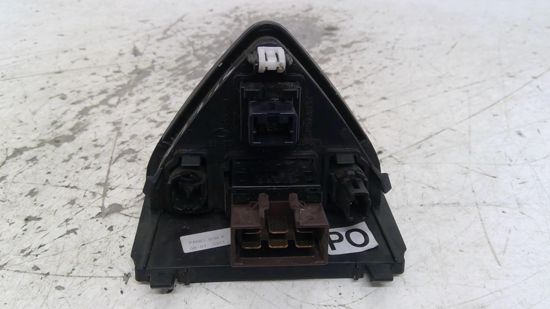 Bouton de warning RENAULT KOLEOS 1 PHASE 1 Diesel - 1