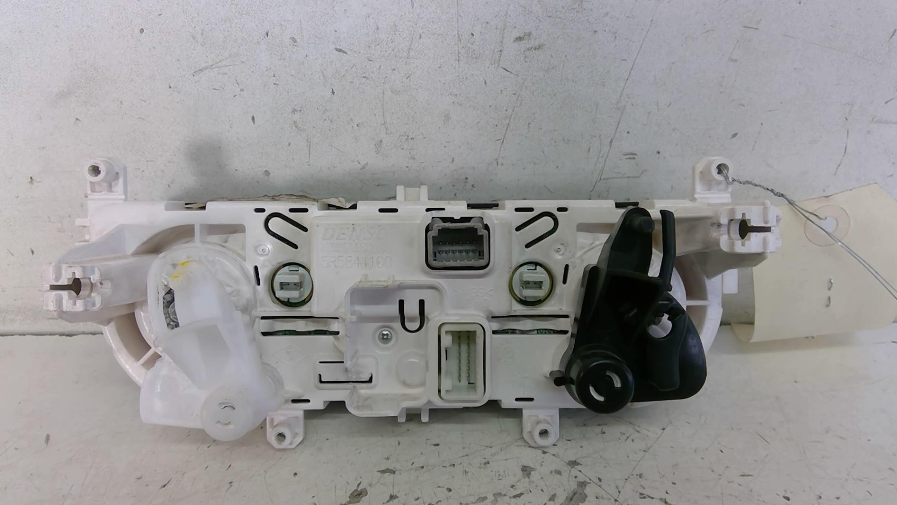 Commande chauffage RENAULT CLIO 4 PHASE 1 Essence - 1