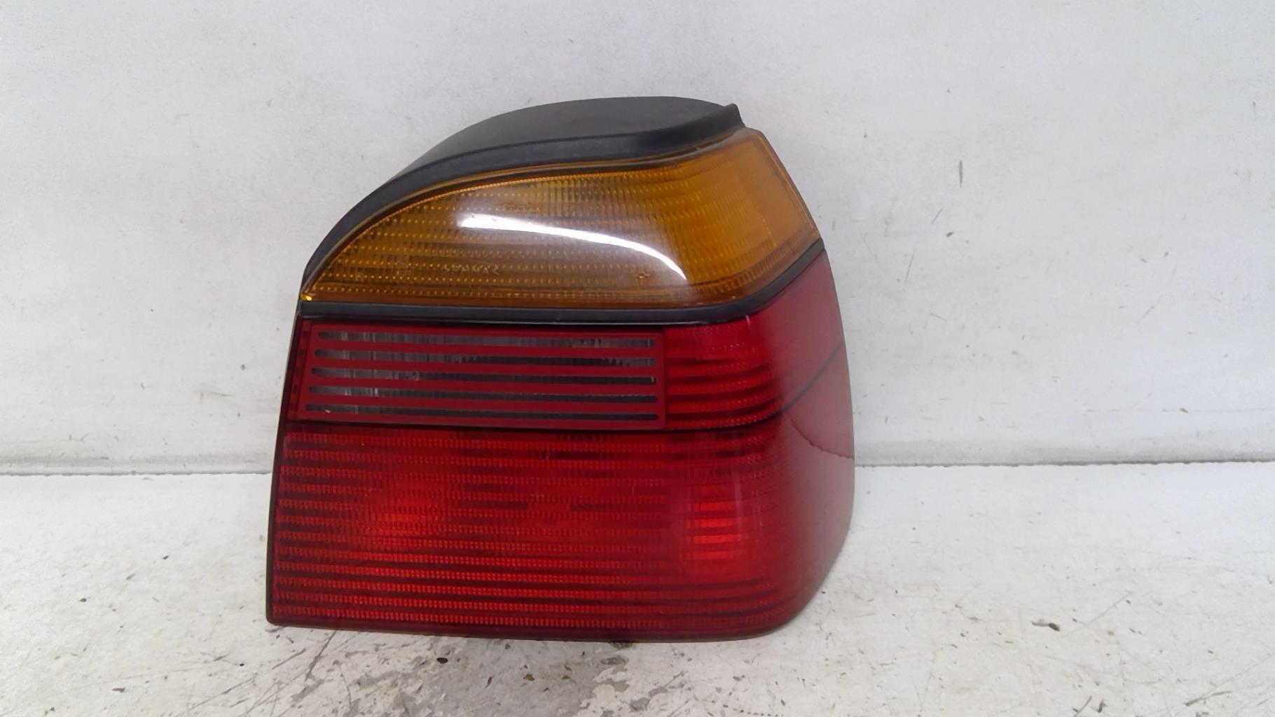 Fanale posteriore principale destro (luci) VOLKSWAGEN GOLF 3 Gasolina - 1