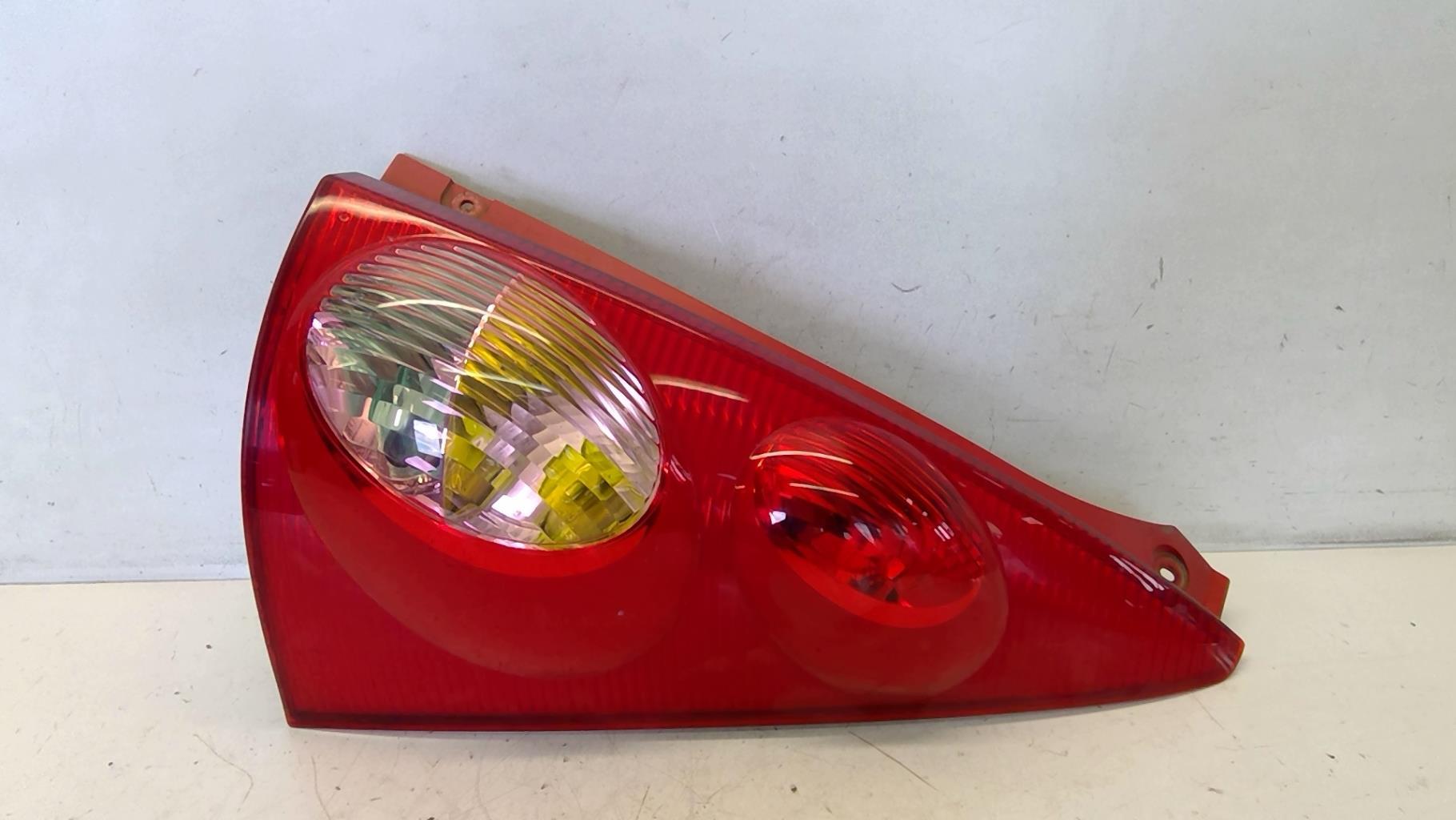 Fanale posteriore principale destro (luci) PEUGEOT 107 PHASE 1 Gasolina - 1