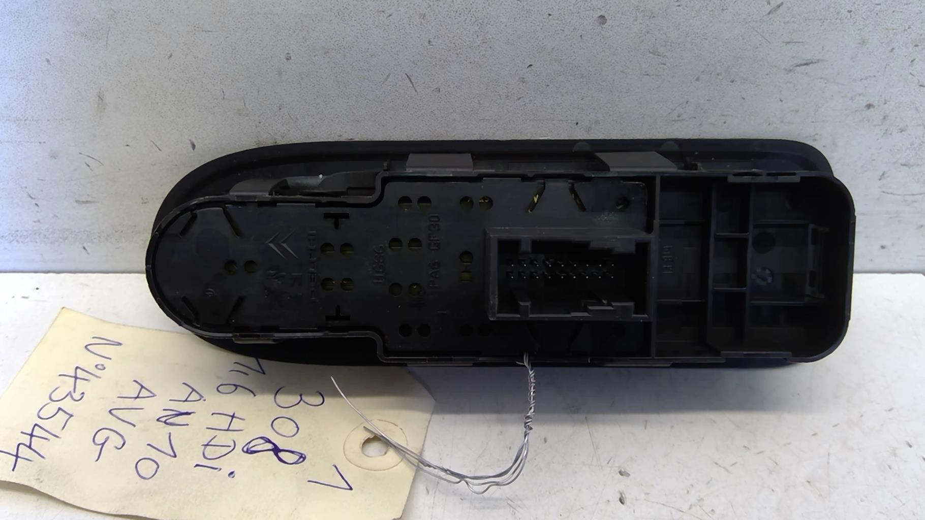 Interruttore lavacristalli anteriore sinistro PEUGEOT 308 1 PHASE 1 Diésel - 1
