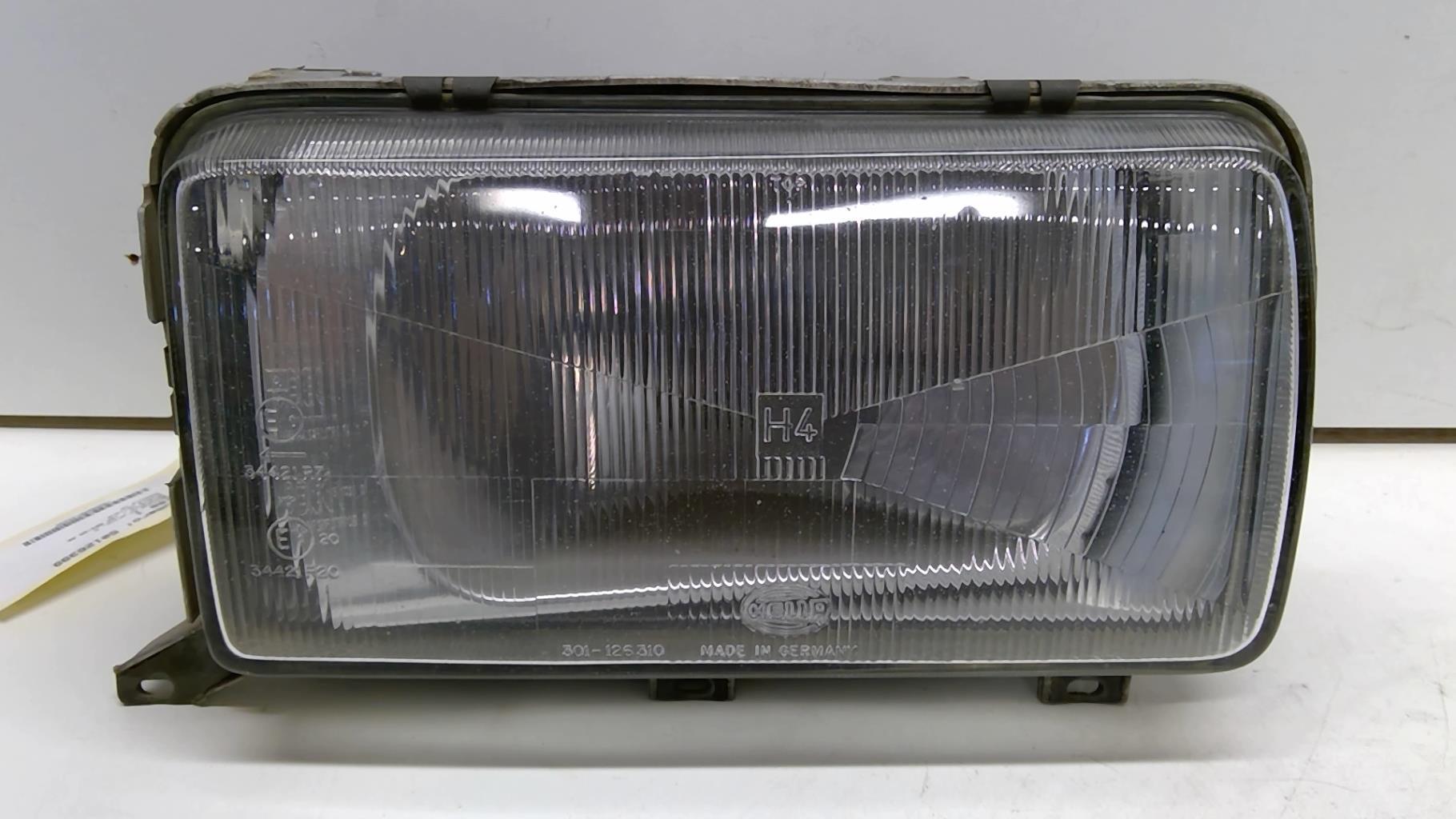 Gruppo ottico anteriore principale destro (luci)(faro) AUDI 100 1  - 1