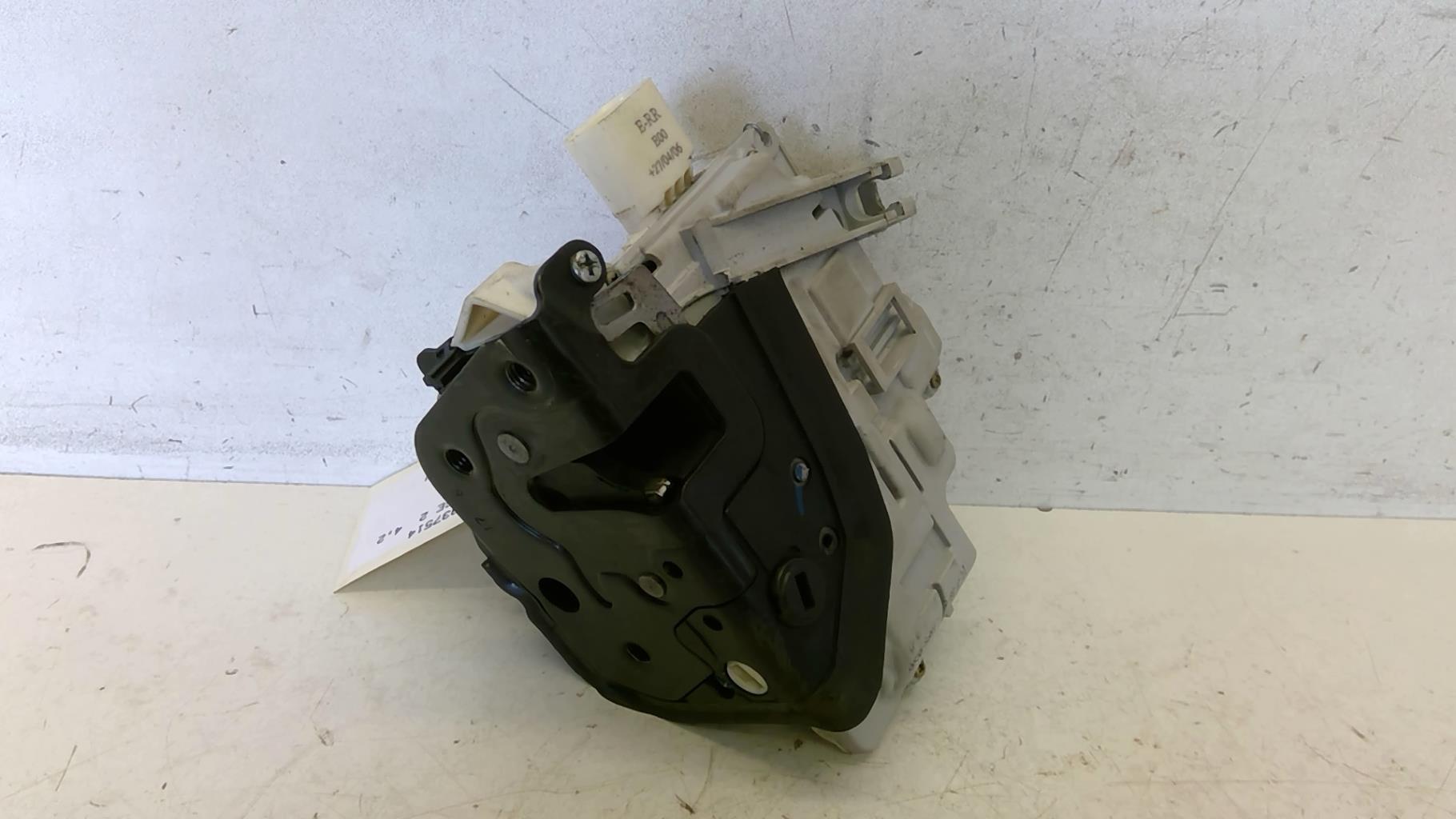 Serrure arriere droit AUDI A4 2 S4 PHASE 2 Essence - 1