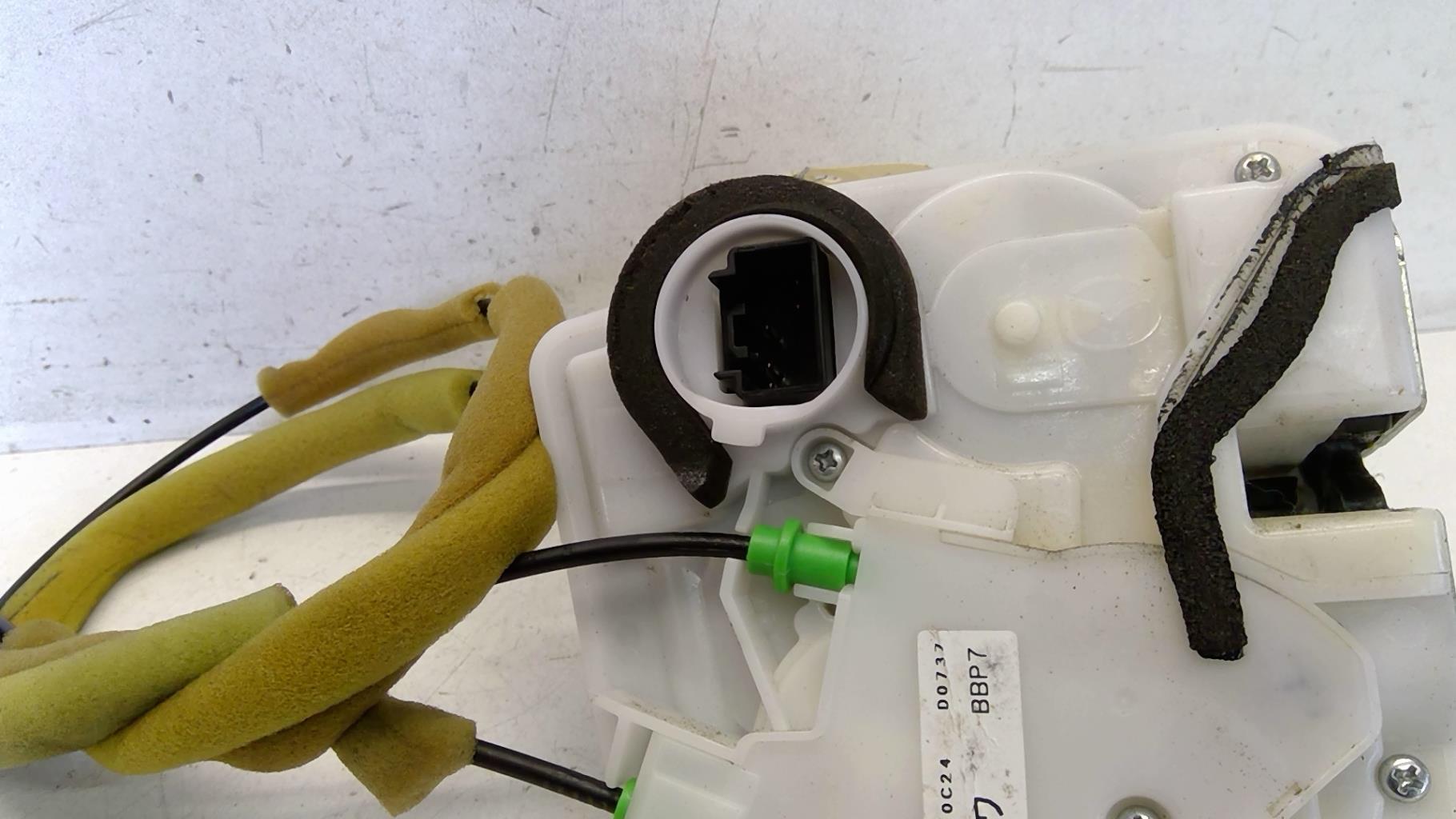 Serrure avant droit MAZDA 3 2 PHASE 1 Essence - 1