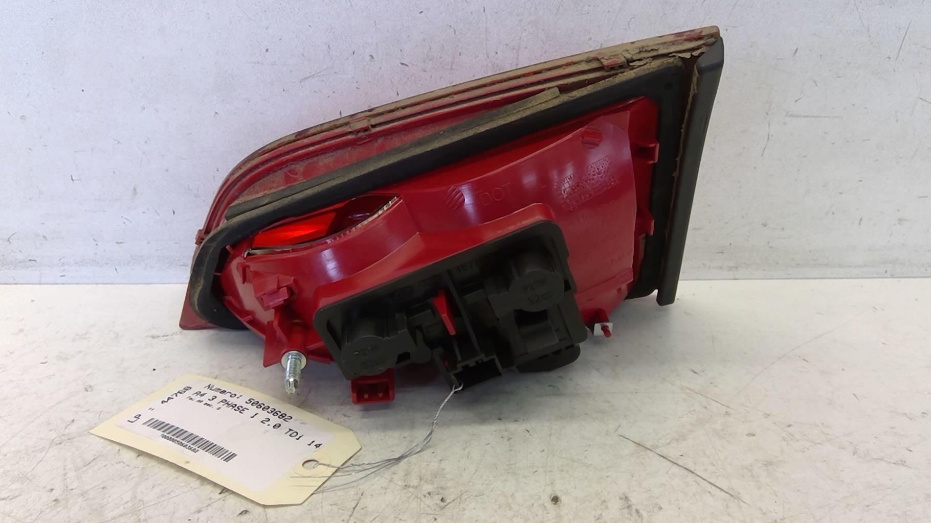 Feu arriere secondaire gauche (feux) AUDI A4 3 PHASE 1 Diesel - 1