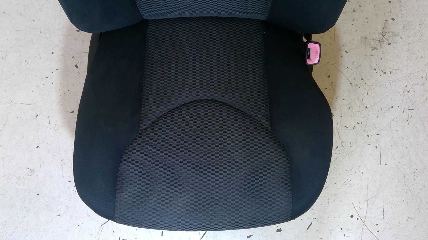 Siege avant droit TOYOTA RAV4 3 PHASE 1 Diesel - 1