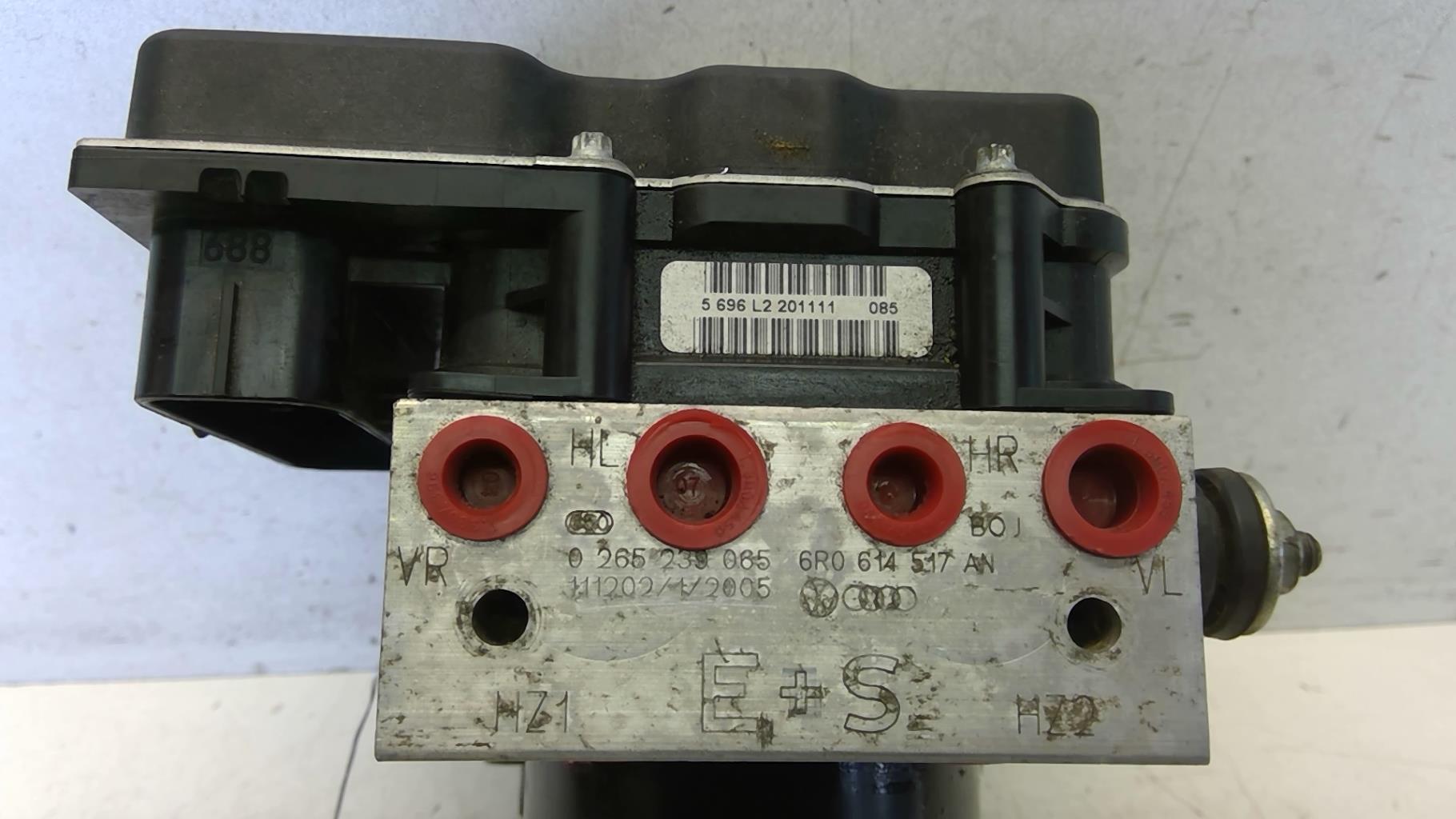 Blocco ABS (antibloccaggio freni) VOLKSWAGEN POLO 5 PHASE 1 Diésel - 1