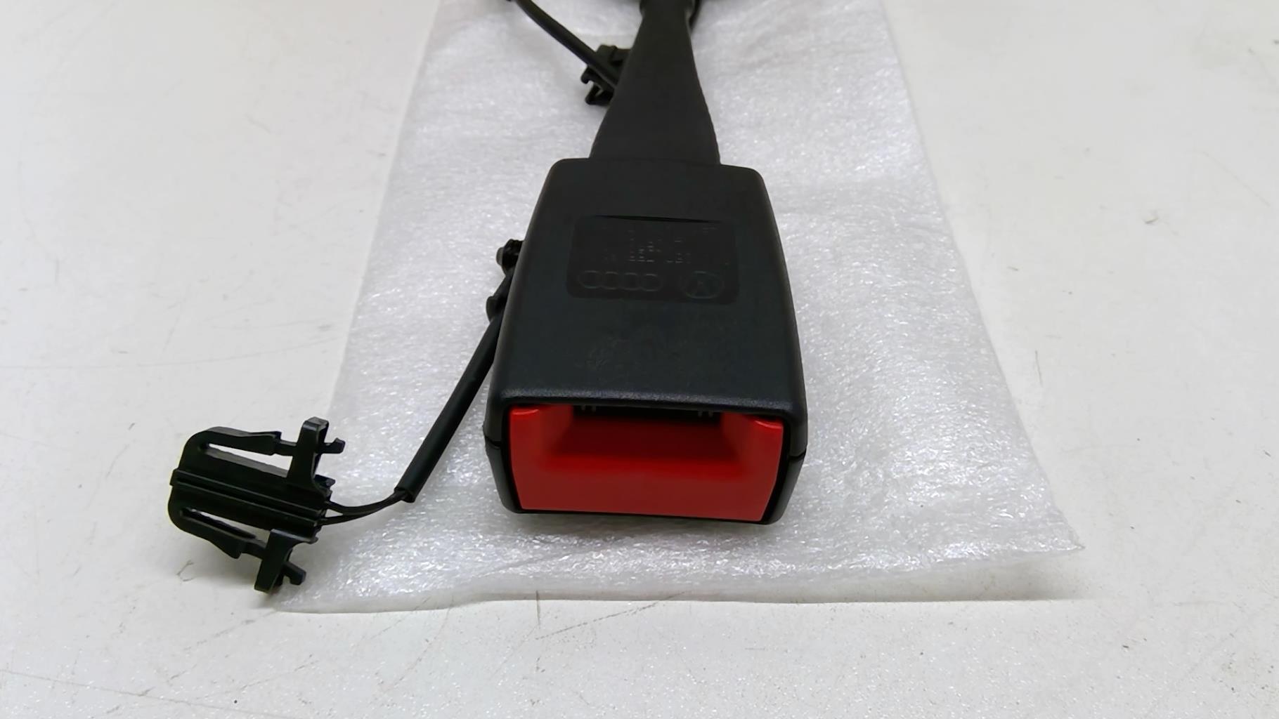 Aggancio cintura sicurezza anteriore destro AUDI A4 3 PHASE 2  - 1