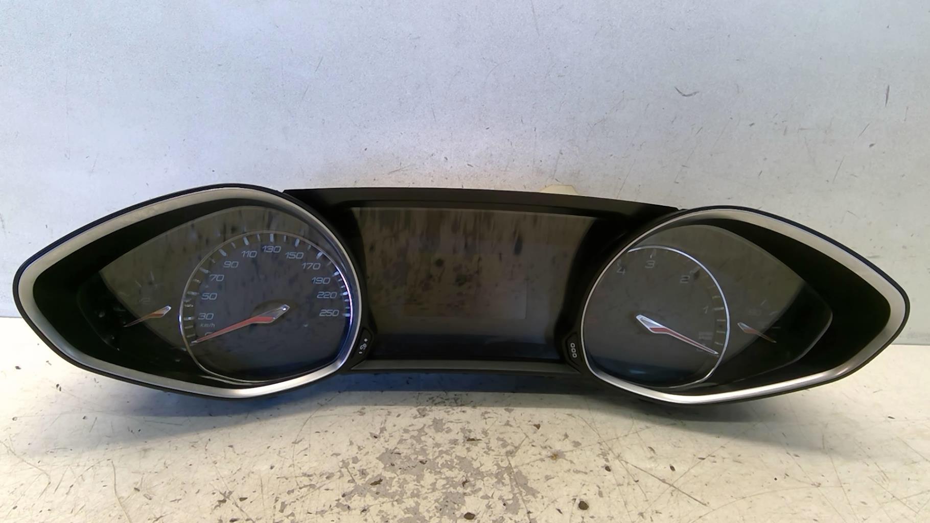 Compteur PEUGEOT 308 2 PHASE 1 Diesel - 1