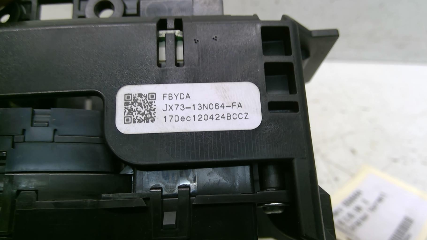 Contactor giratorio JAGUAR XE Diésel - 1