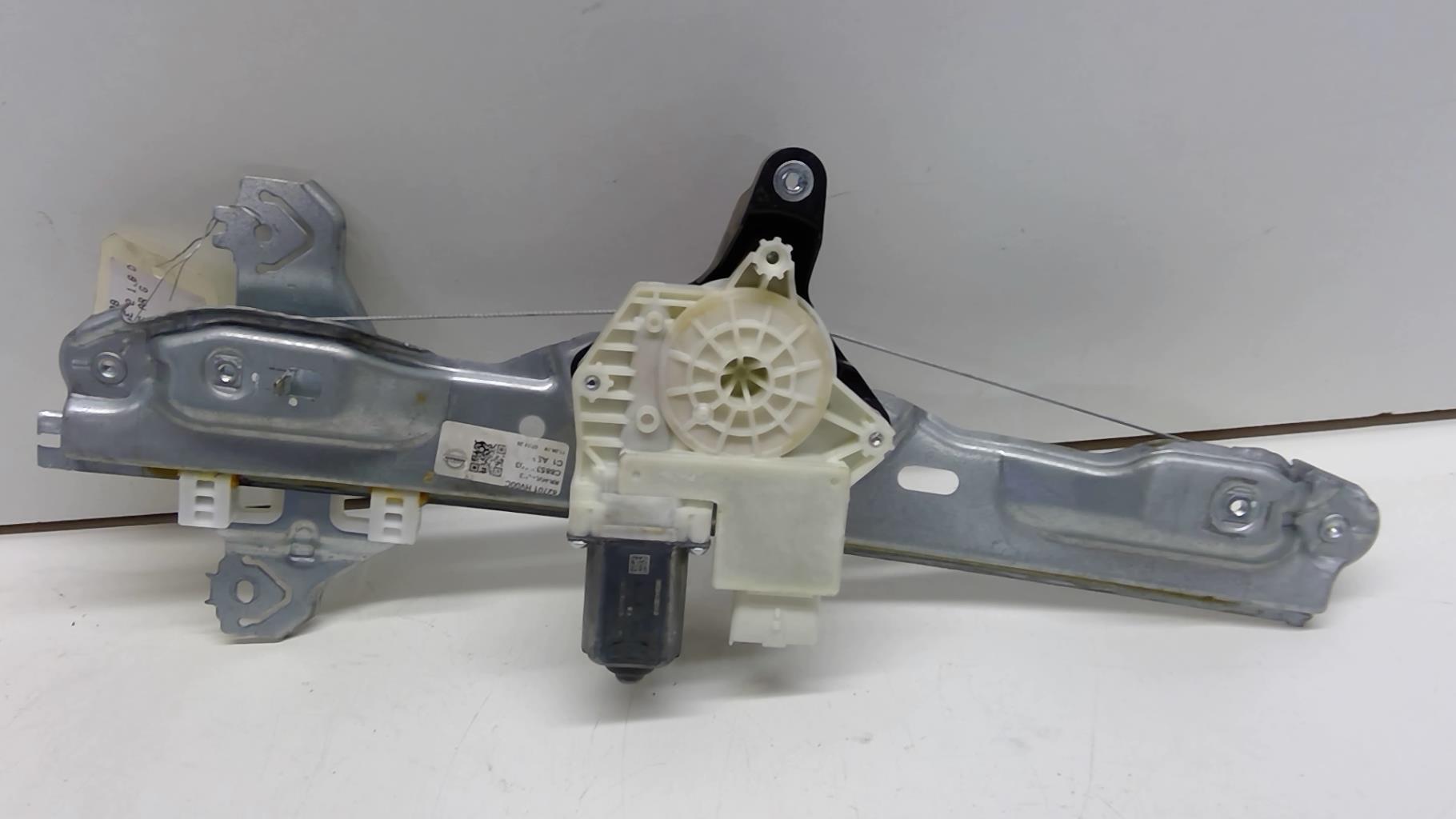 Alzacristalli elettrico posteriore sinistro NISSAN QASHQAI 2 PHASE 2 Diésel - 1