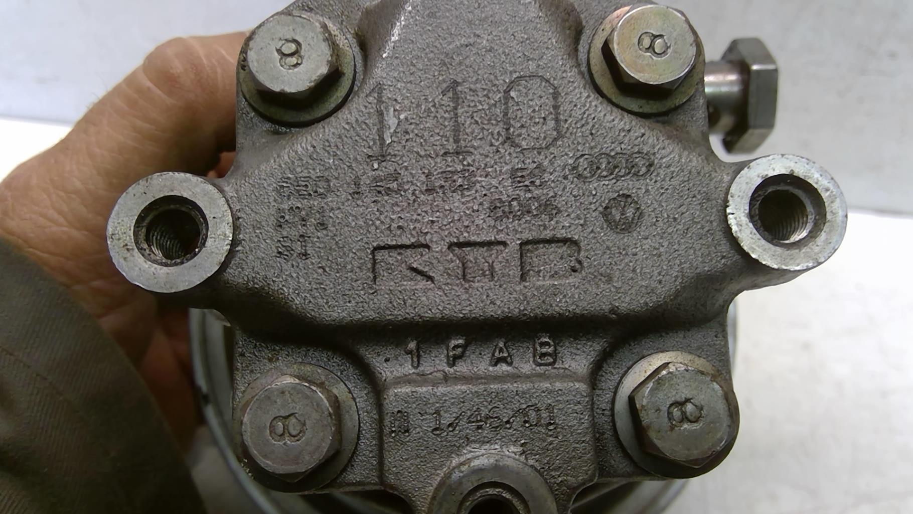 Pompe de direction AUDI A4 2 PHASE 1 Essence - 1
