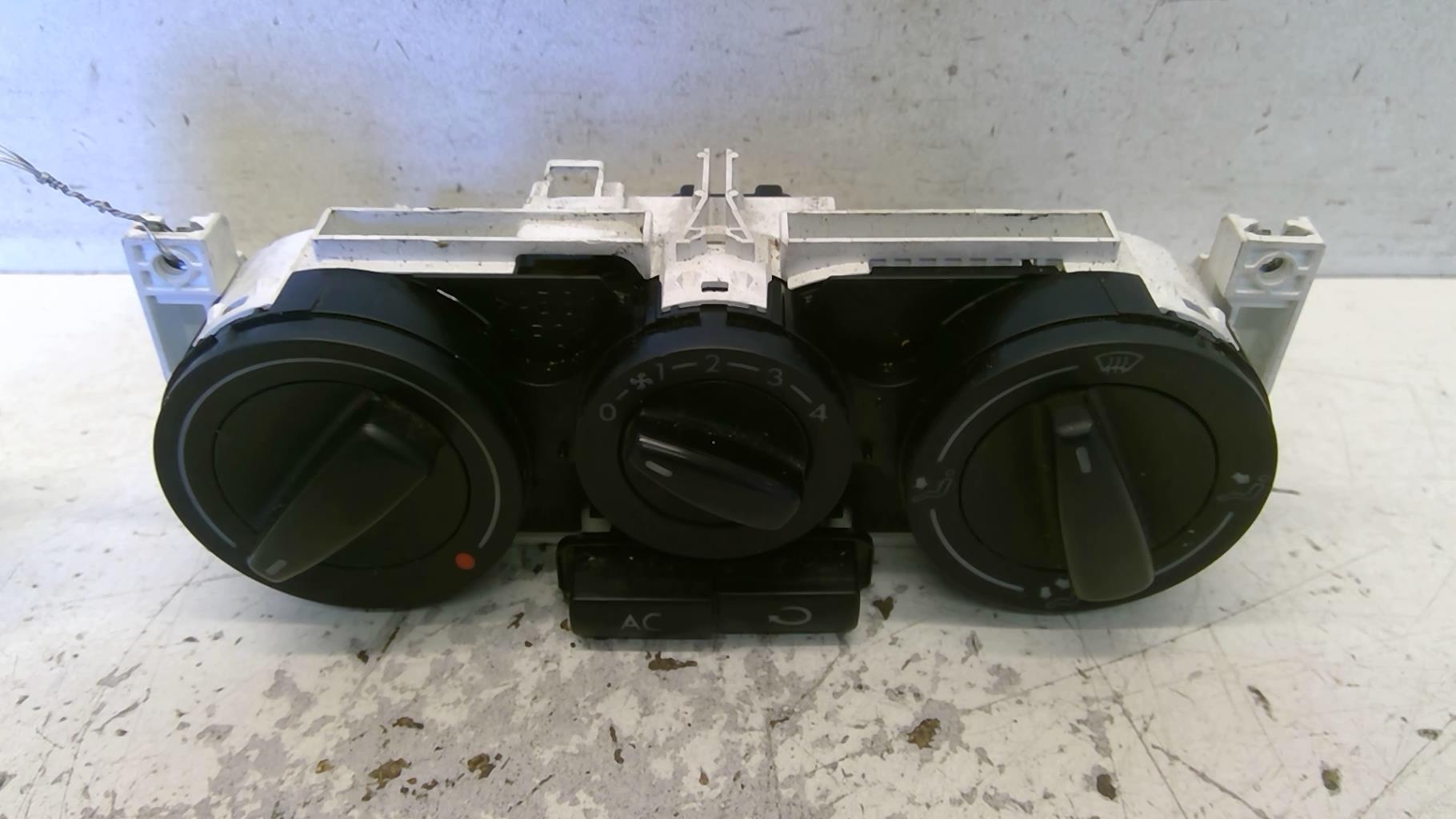 Commande chauffage VOLKSWAGEN POLO 3 PHASE 2 Essence - 1