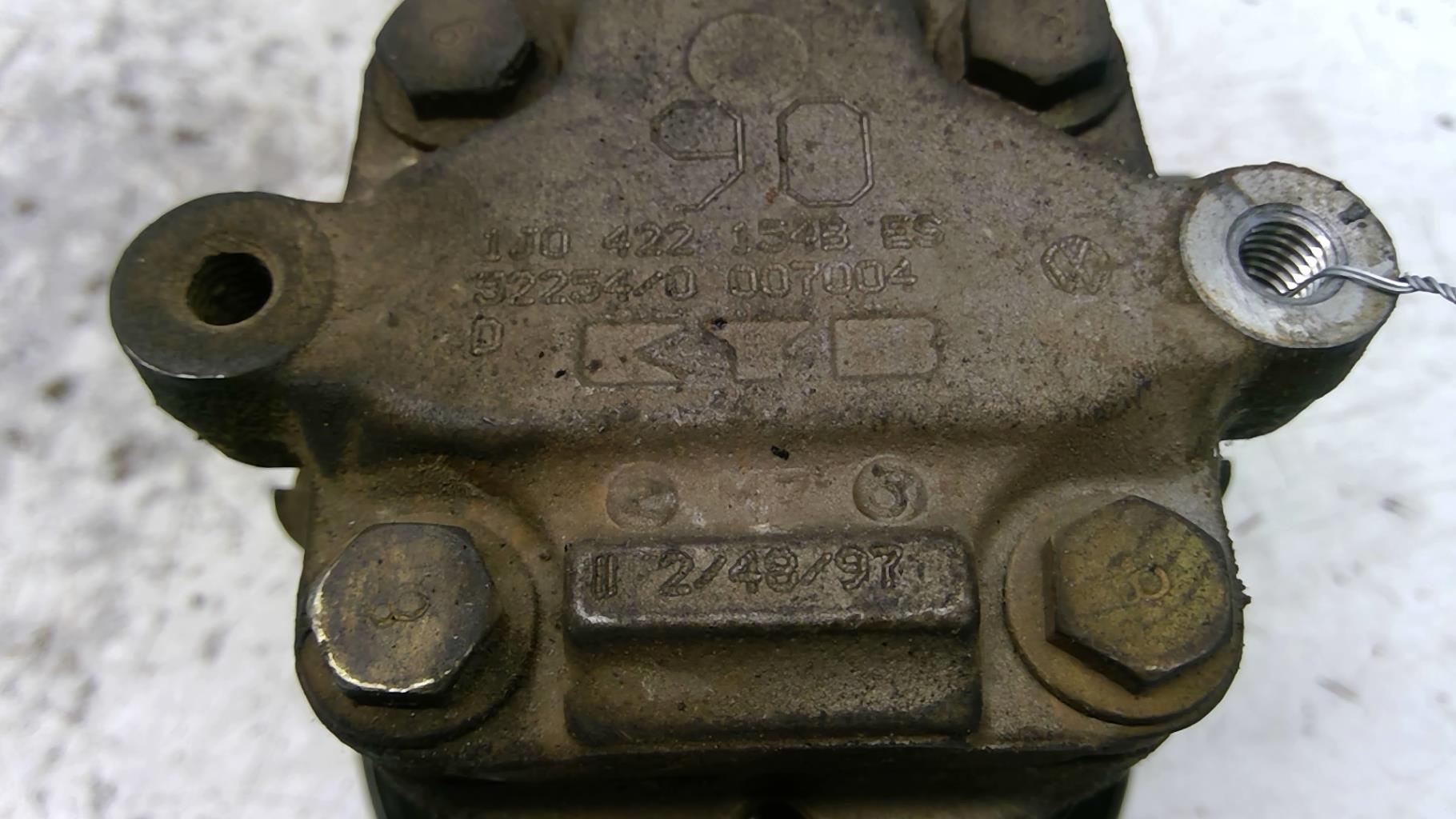Pompa sterzo VOLKSWAGEN GOLF 4 Gasolina - 1