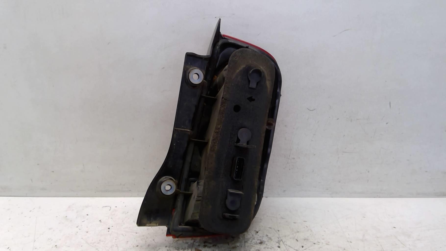 Fanale posteriore principale sinistro (luci) NISSAN MICRA 3 PHASE 1 Gasolina - 1