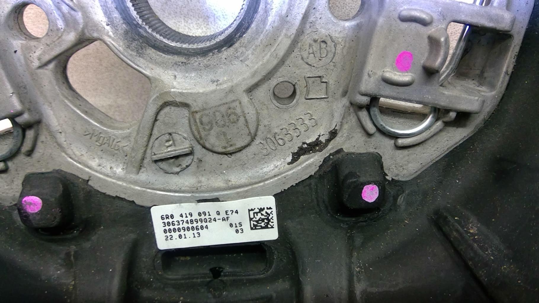 Volant VOLKSWAGEN POLO 5 PHASE 1 Essence - 1