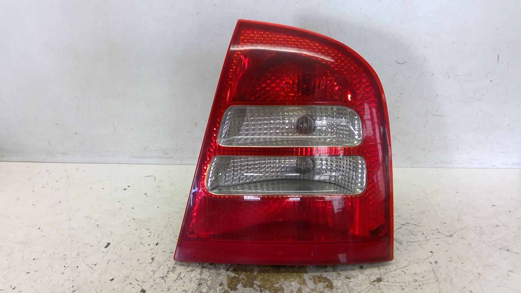 Fanale posteriore principale destro (luci) SKODA OCTAVIA 1 PHASE 1 Diésel - 1