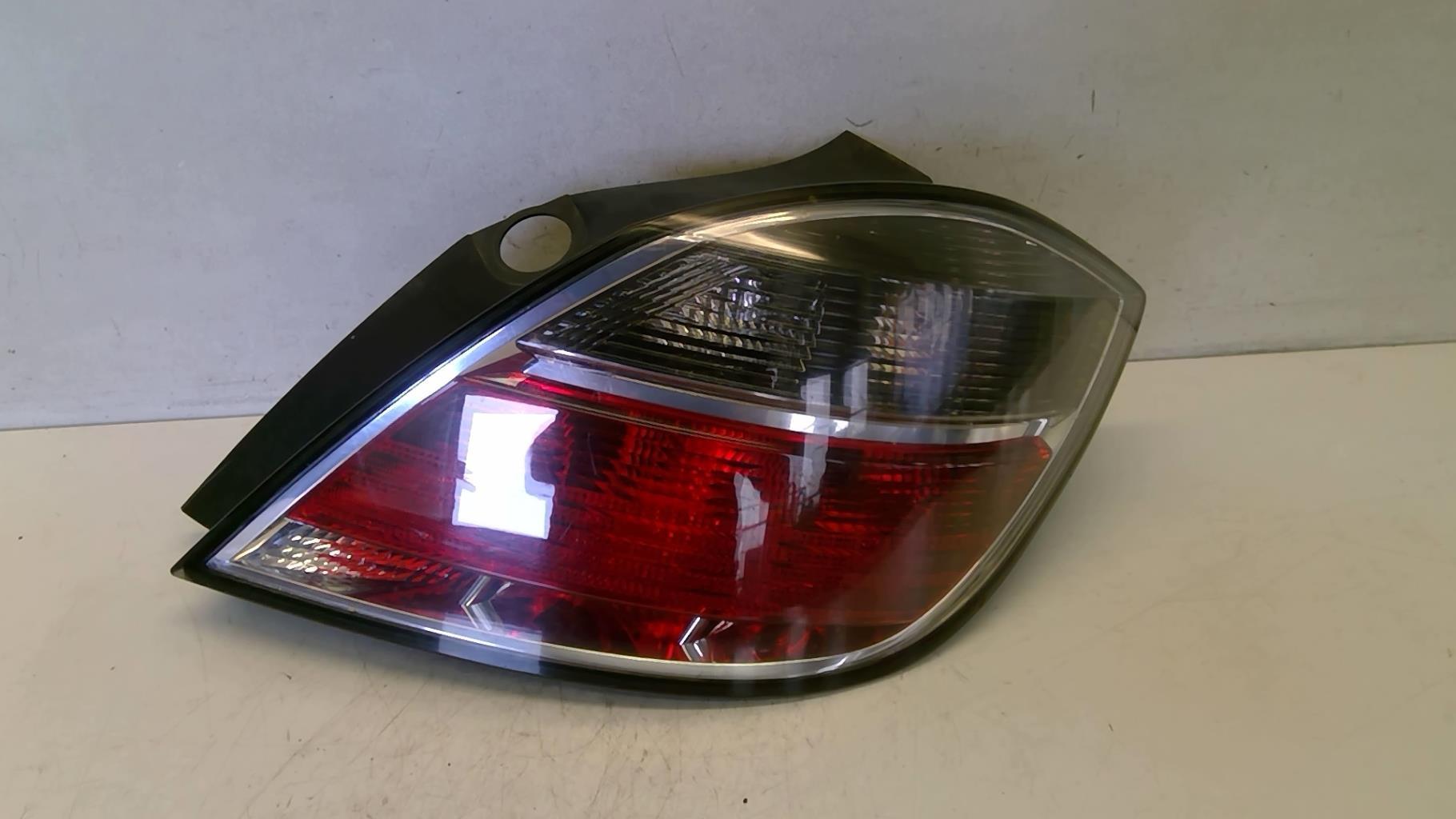Fanale posteriore principale destro (luci) OPEL ASTRA H PHASE 2 Diésel - 1