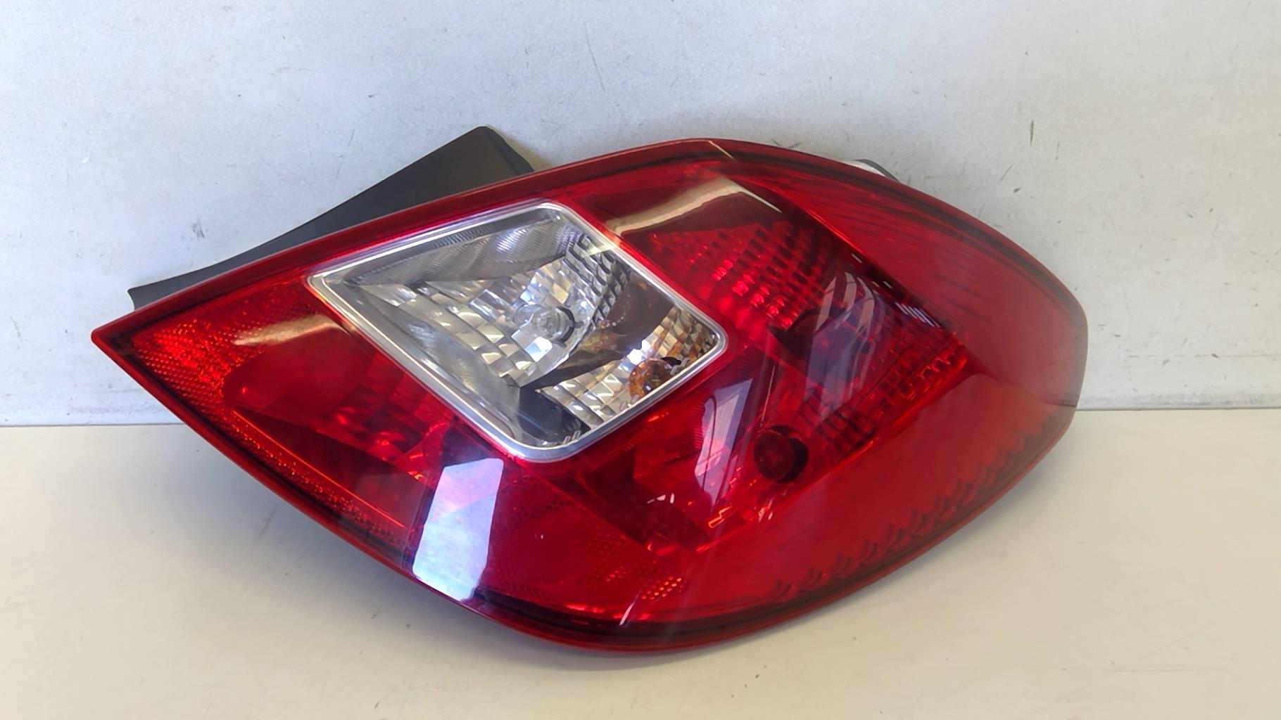 Fanale posteriore principale destro (luci) OPEL CORSA D PHASE 1 Diésel - 1