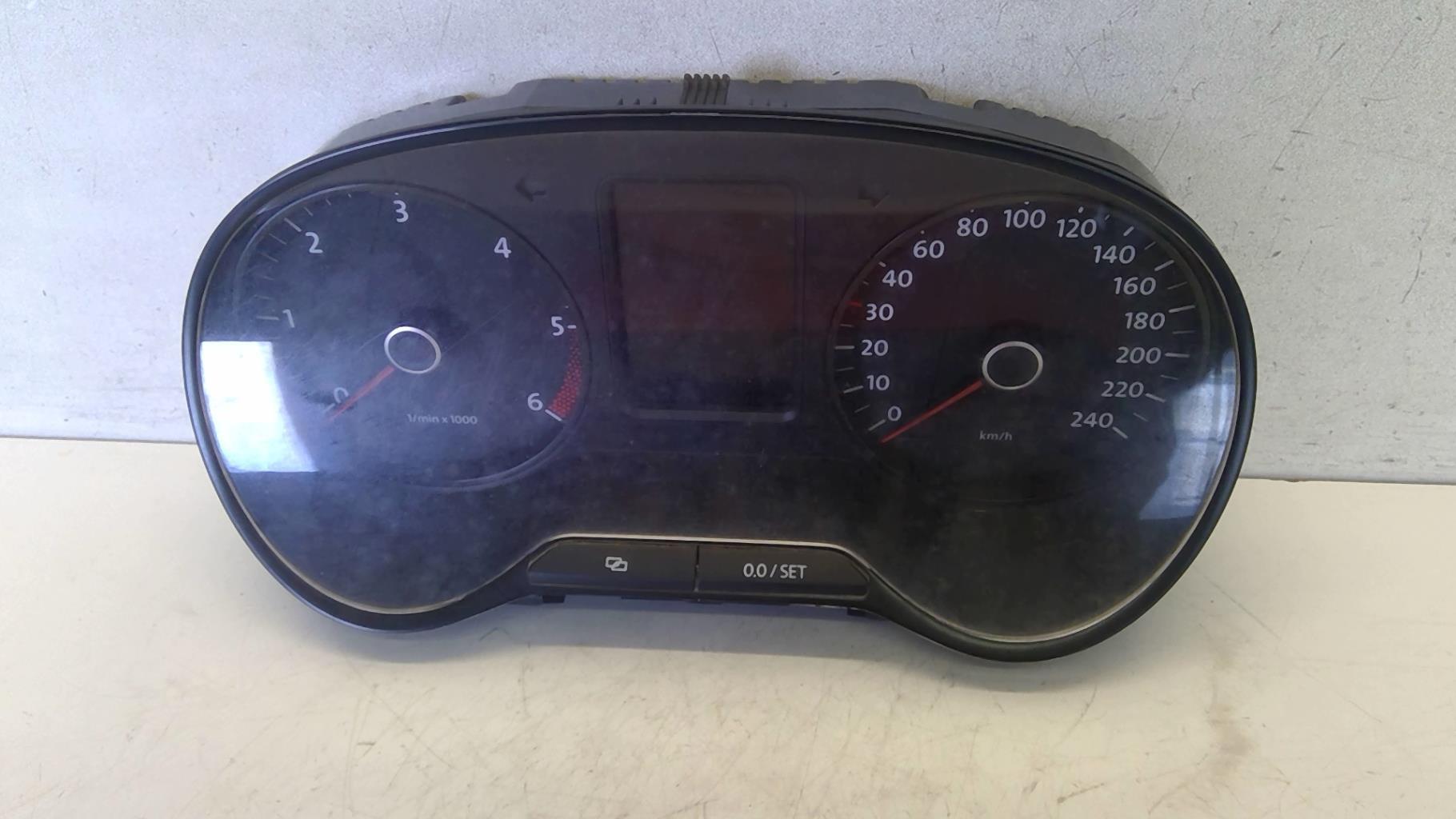 Compteur VOLKSWAGEN POLO 5 PHASE 1 Diesel - 1