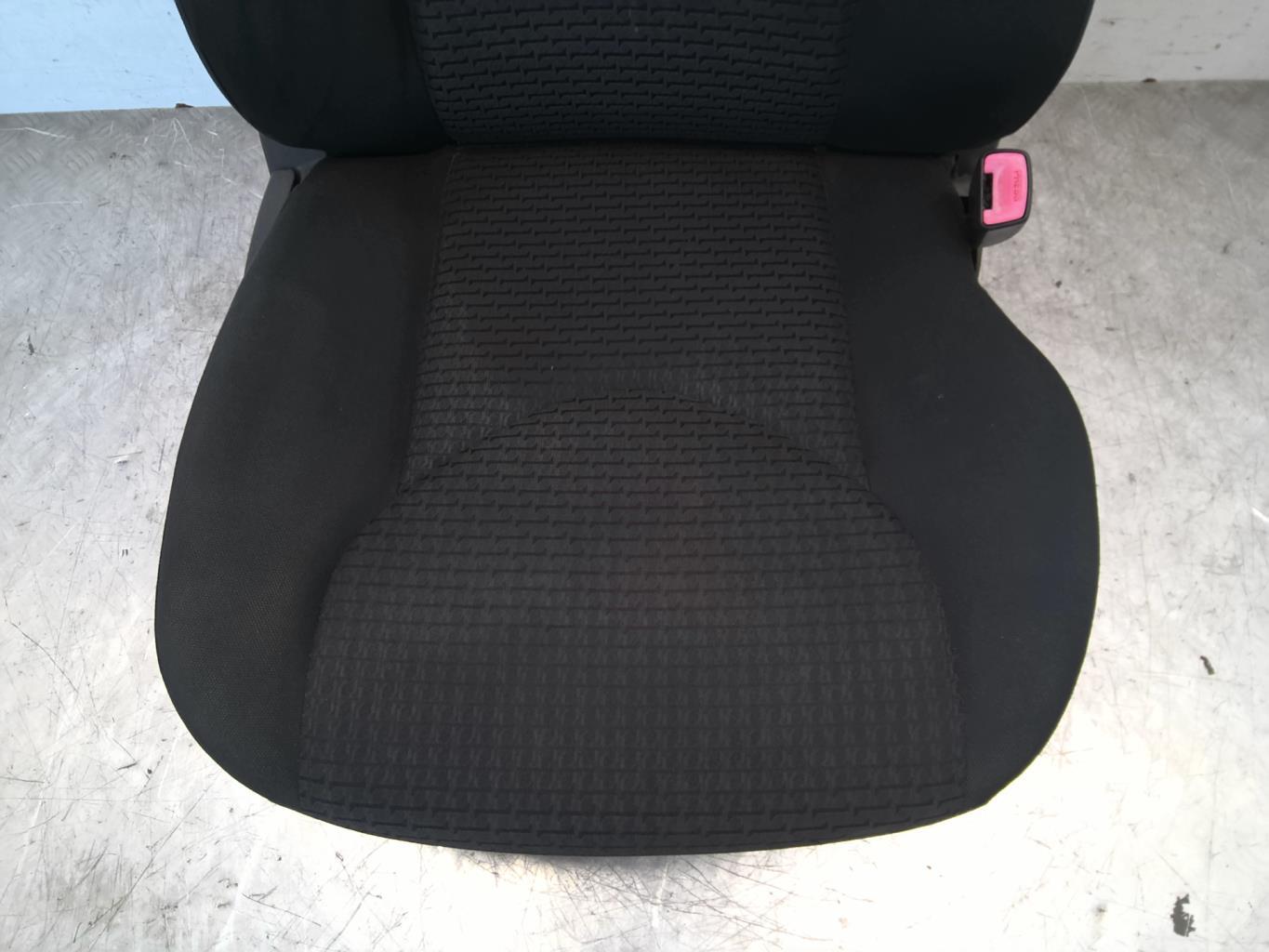 Siege avant droit TOYOTA RAV4 3 PHASE 1 Diesel - 1