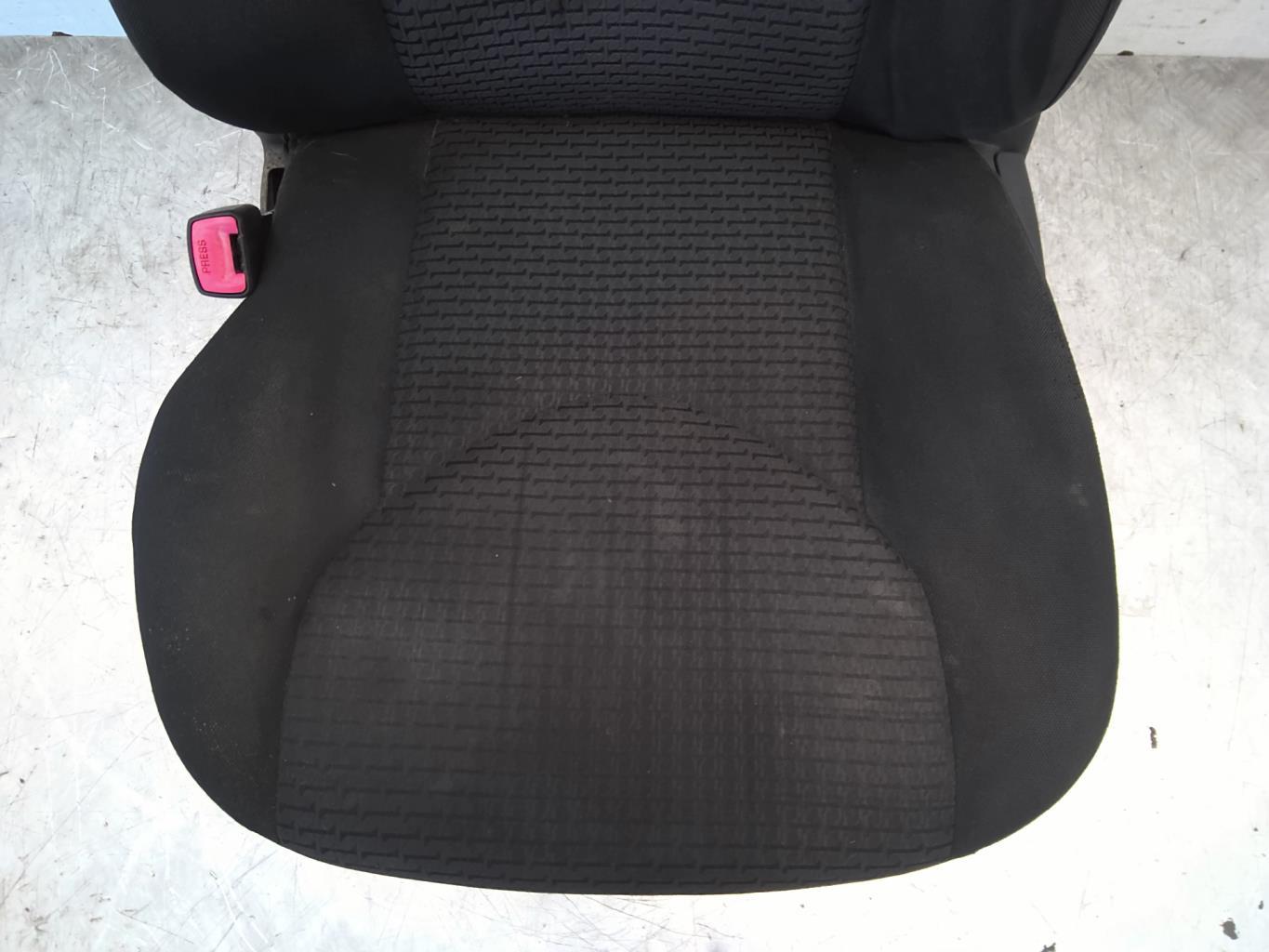 Siege avant gauche TOYOTA RAV4 3 PHASE 1 Diesel - 1