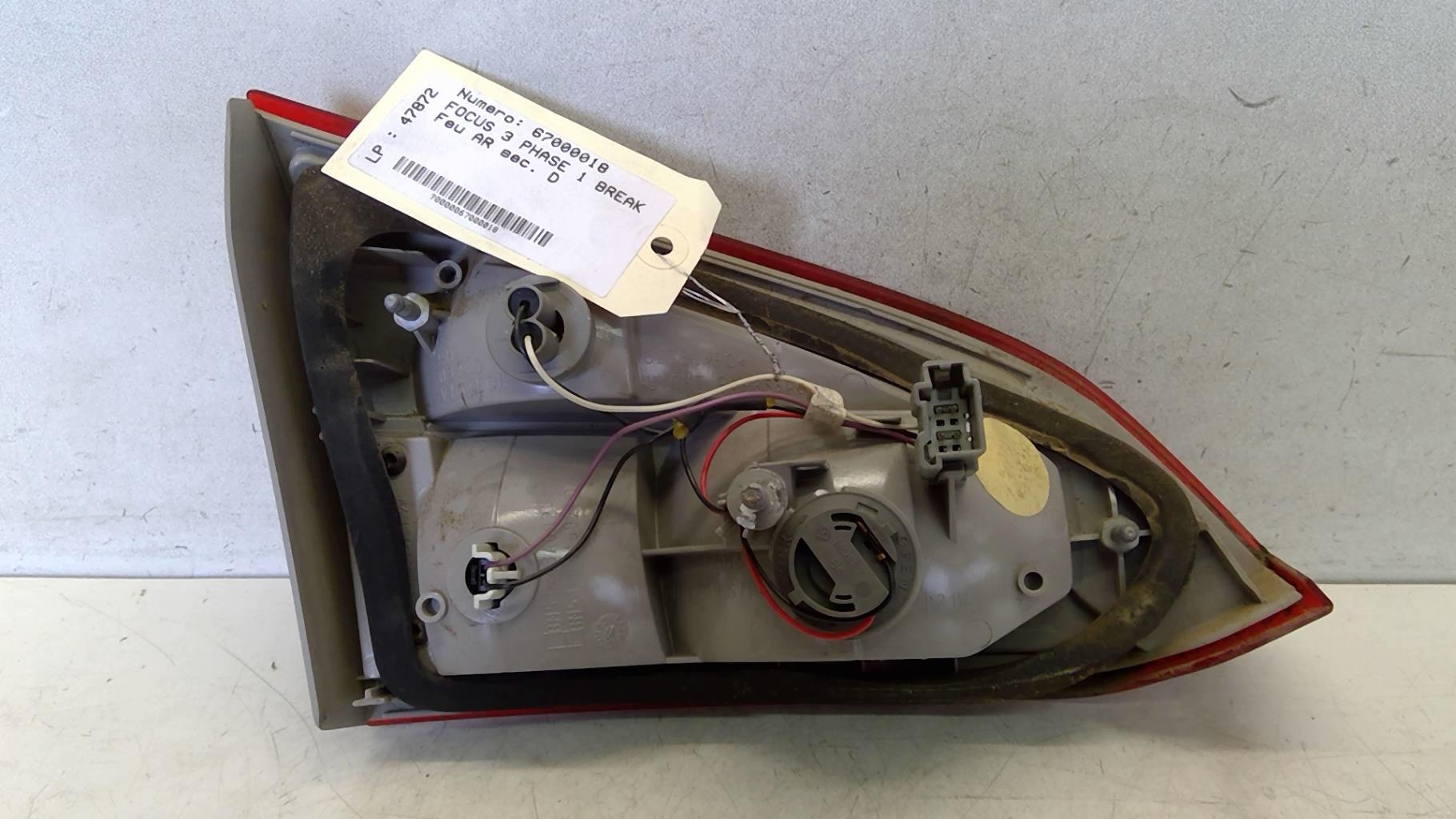 Feu arriere secondaire droit (feux) FORD FOCUS 3 PHASE 1 BREAK Diesel - 1