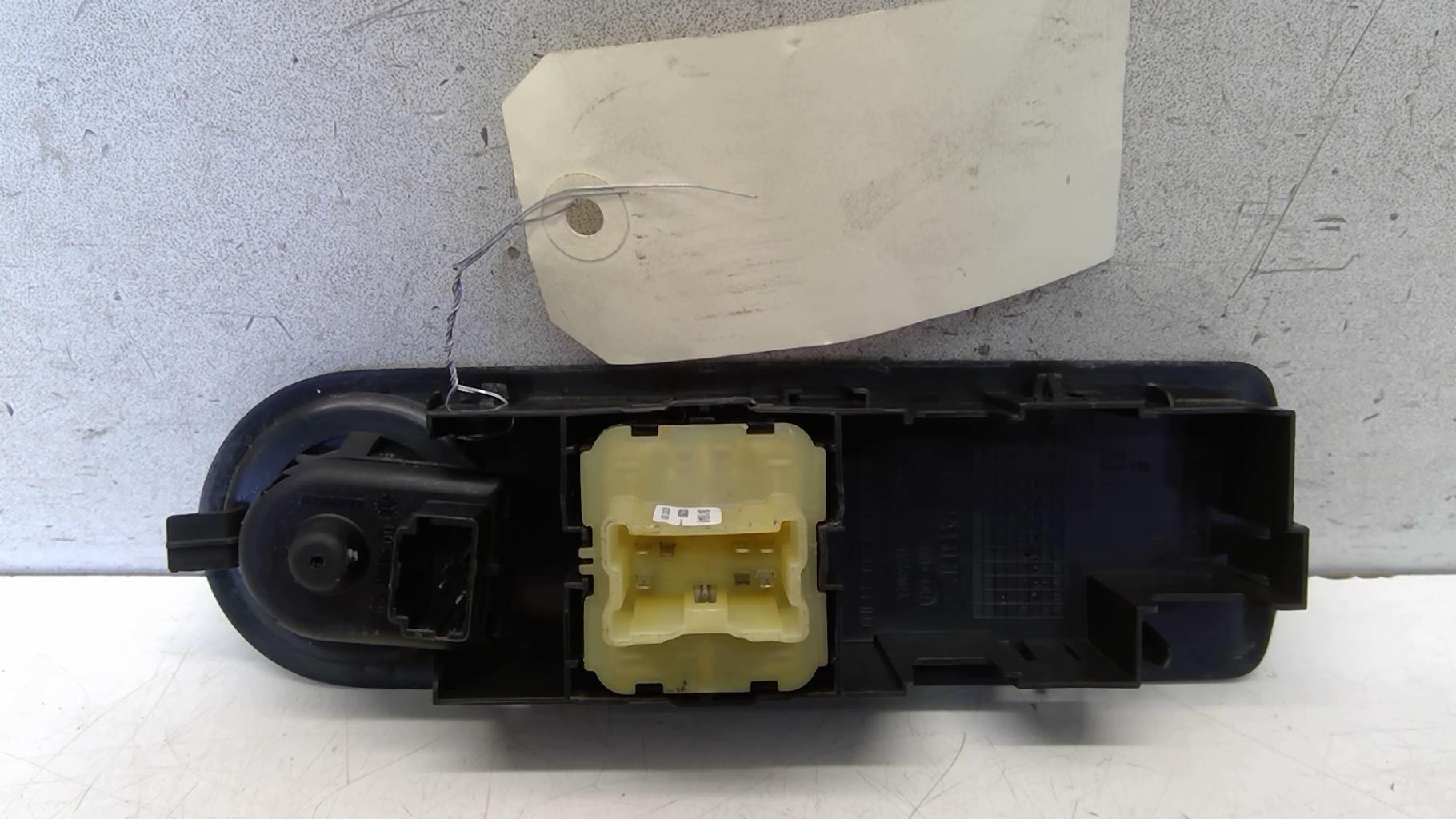 Interruttore lavacristalli anteriore sinistro RENAULT CLIO 4 PHASE 1 Diésel - 1