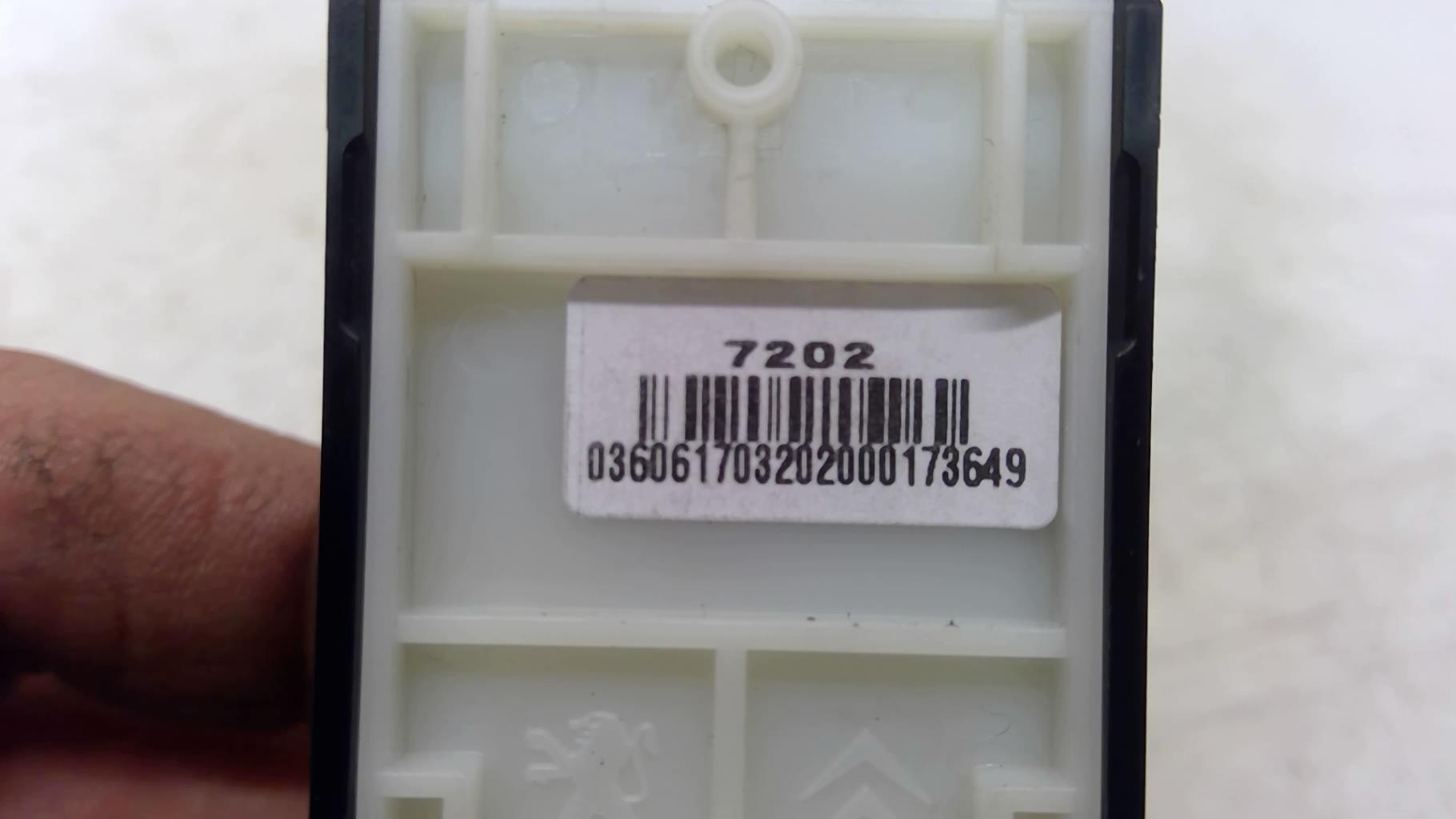 Commande GPS PEUGEOT 208 1 PHASE 2 Diesel - 1