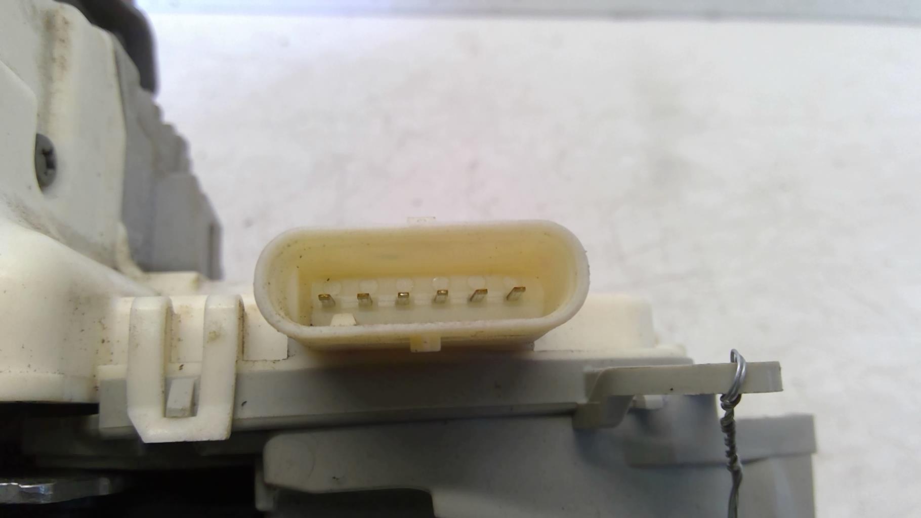 Serrure avant droit AUDI A1 1 PHASE 1 Essence - 1
