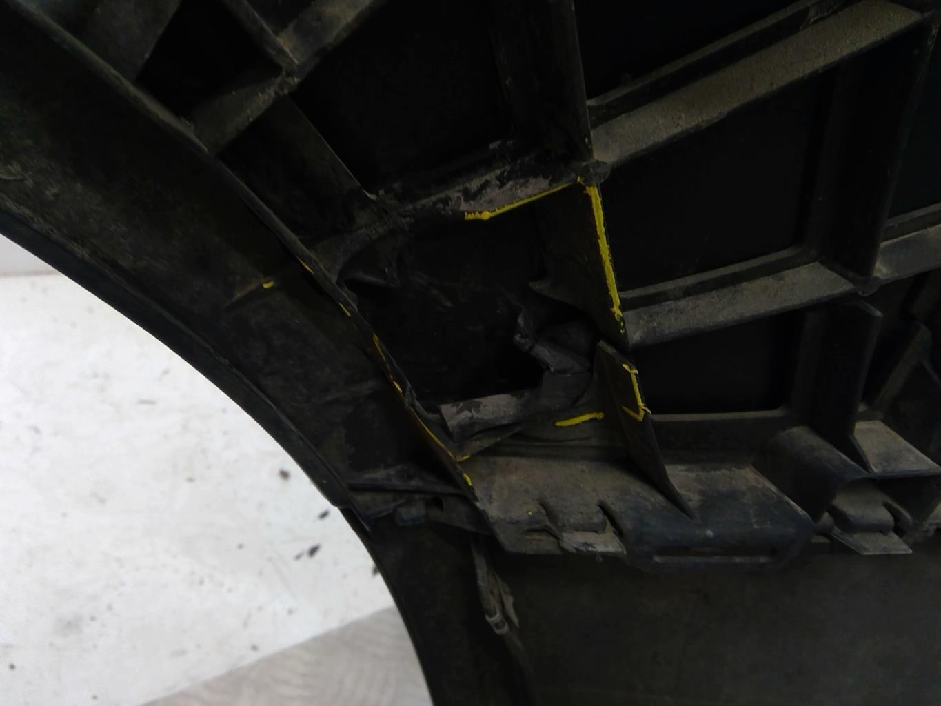 Pare choc arriere VOLKSWAGEN GOLF 5 Diesel - 1