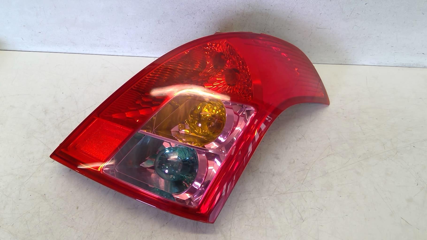 Fanale posteriore principale destro (luci) SUZUKI SWIFT 3 Diésel - 1