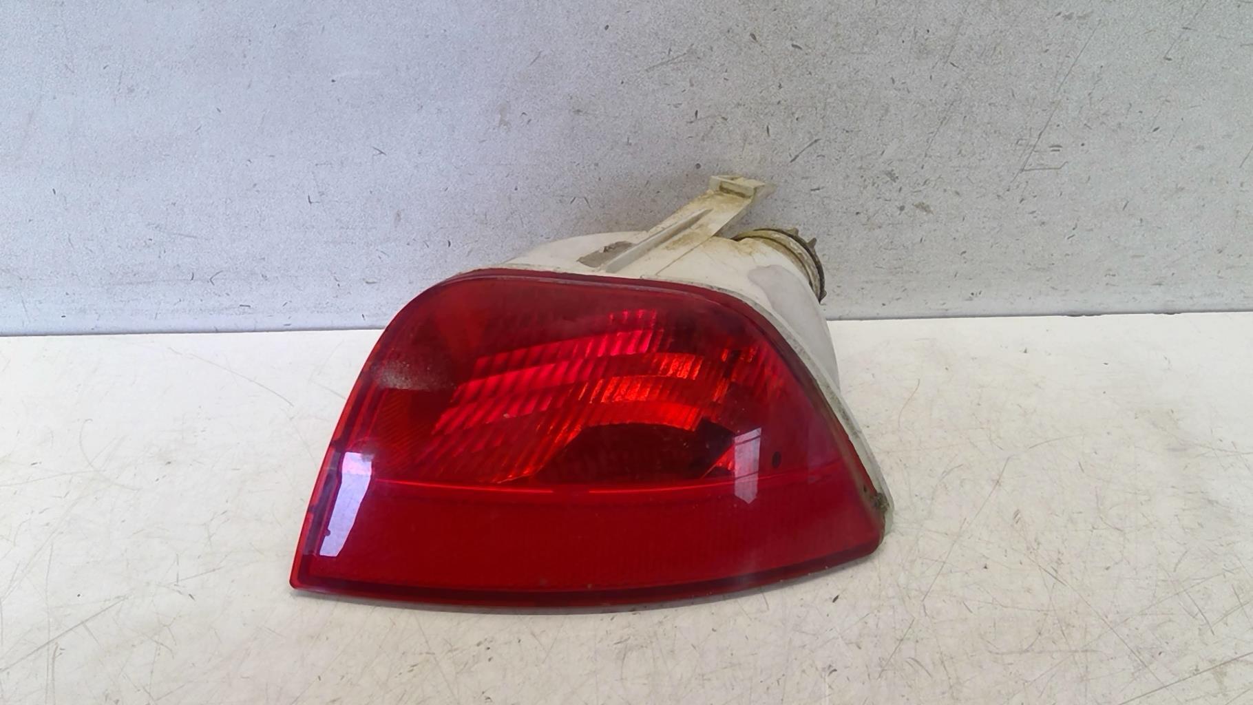 Luce paraurti posteriore sinistra FORD FOCUS 1 Diésel - 1