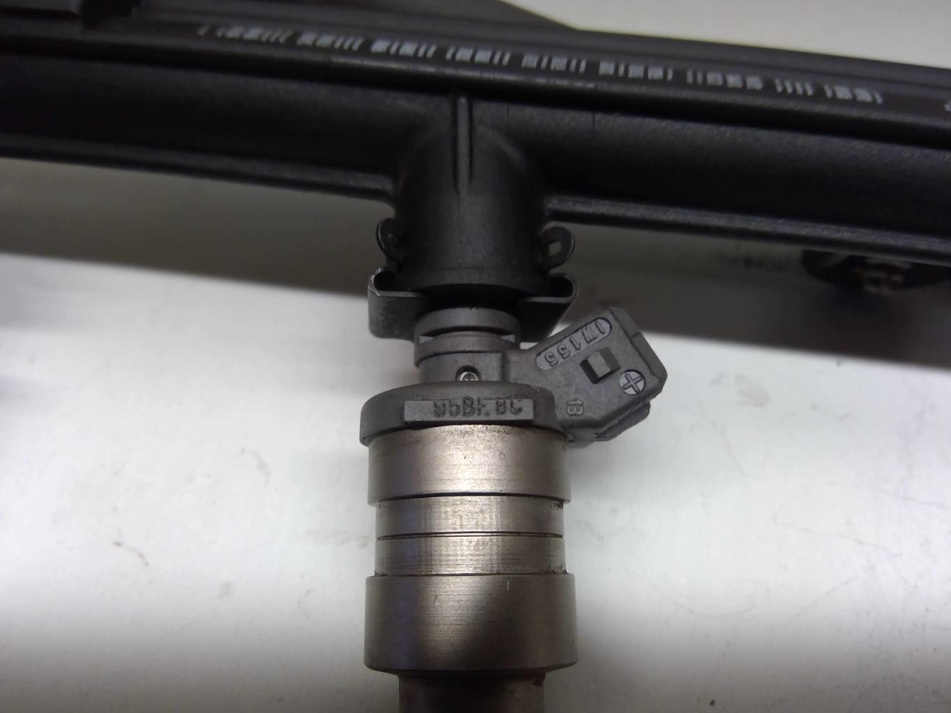 Rampe injection FORD KA 1 PHASE 1 Essence - 1