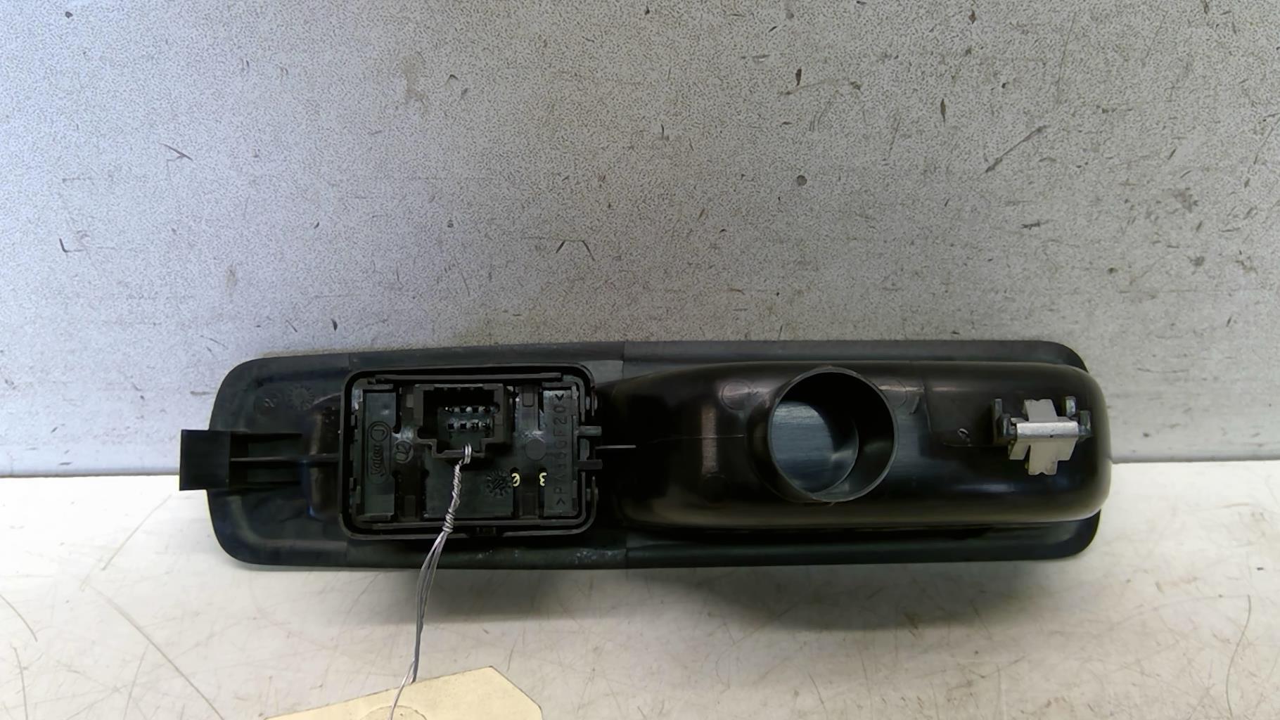 Interruttore lavacristalli posteriore destro RENAULT MEGANE 3 PHASE 2 Diésel - 1