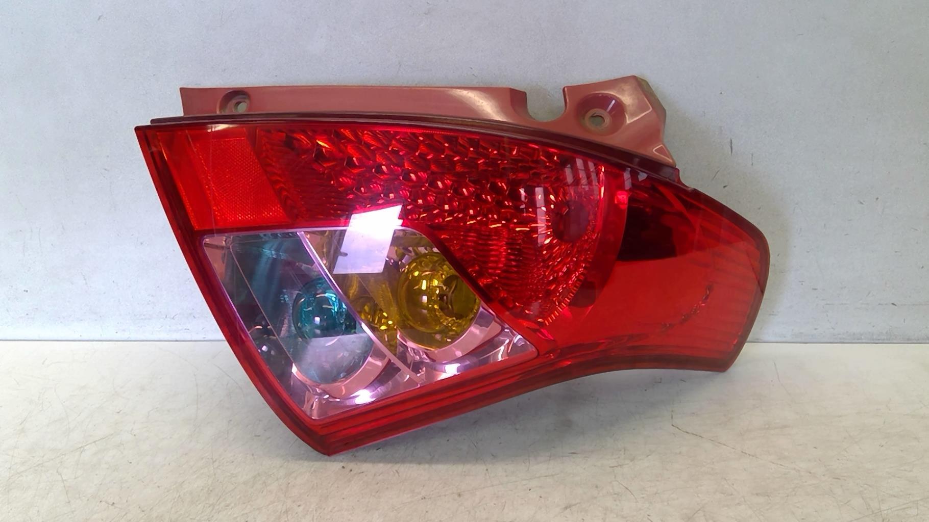 Fanale posteriore principale destro (luci) SUZUKI SWIFT 3 Diésel - 1