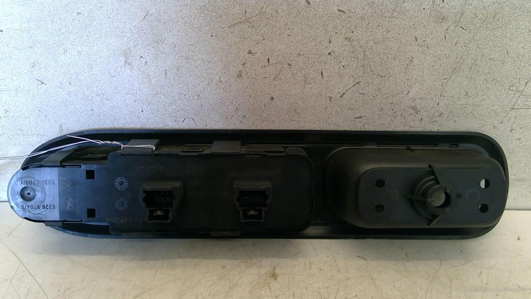Interruttore lavacristalli anteriore sinistro PEUGEOT 407 PHASE 1 Diésel - 1
