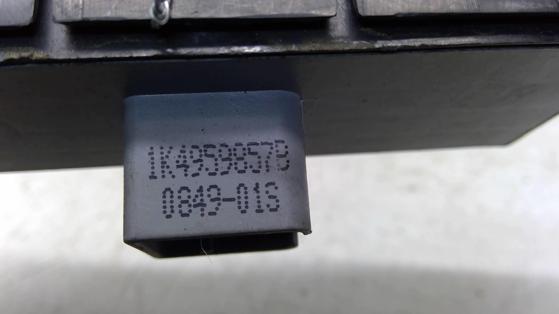 Interruttore lavacristalli anteriore sinistro SEAT LEON 2 PHASE 2 Diésel - 1