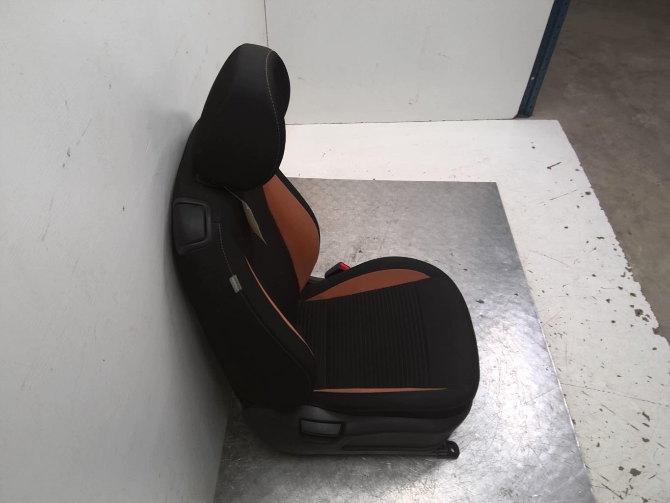 Siege avant droit HYUNDAI I 20 2 PHASE 1 Diesel - 1