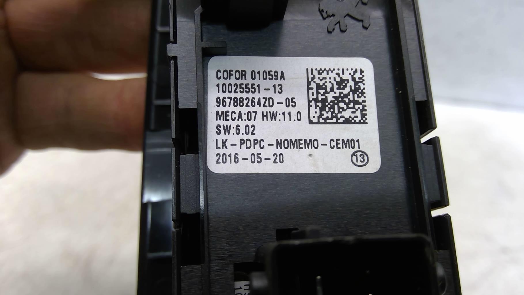 Interruttore lavacristalli anteriore sinistro PEUGEOT 308 2 PHASE 1 Gasolina - 1
