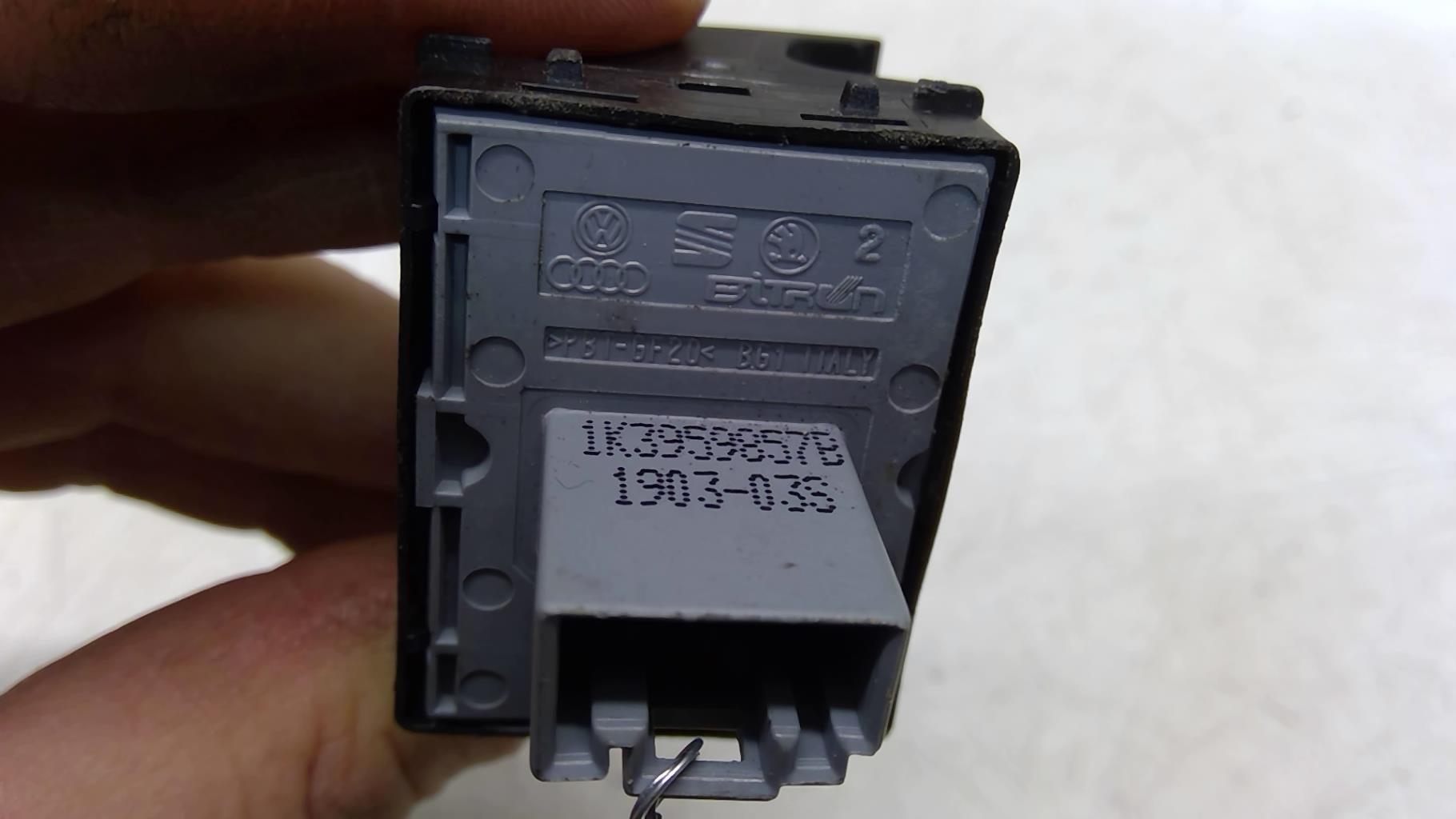Interruttore lavacristalli anteriore sinistro SEAT IBIZA 4 PHASE 2 Gasolina - 1